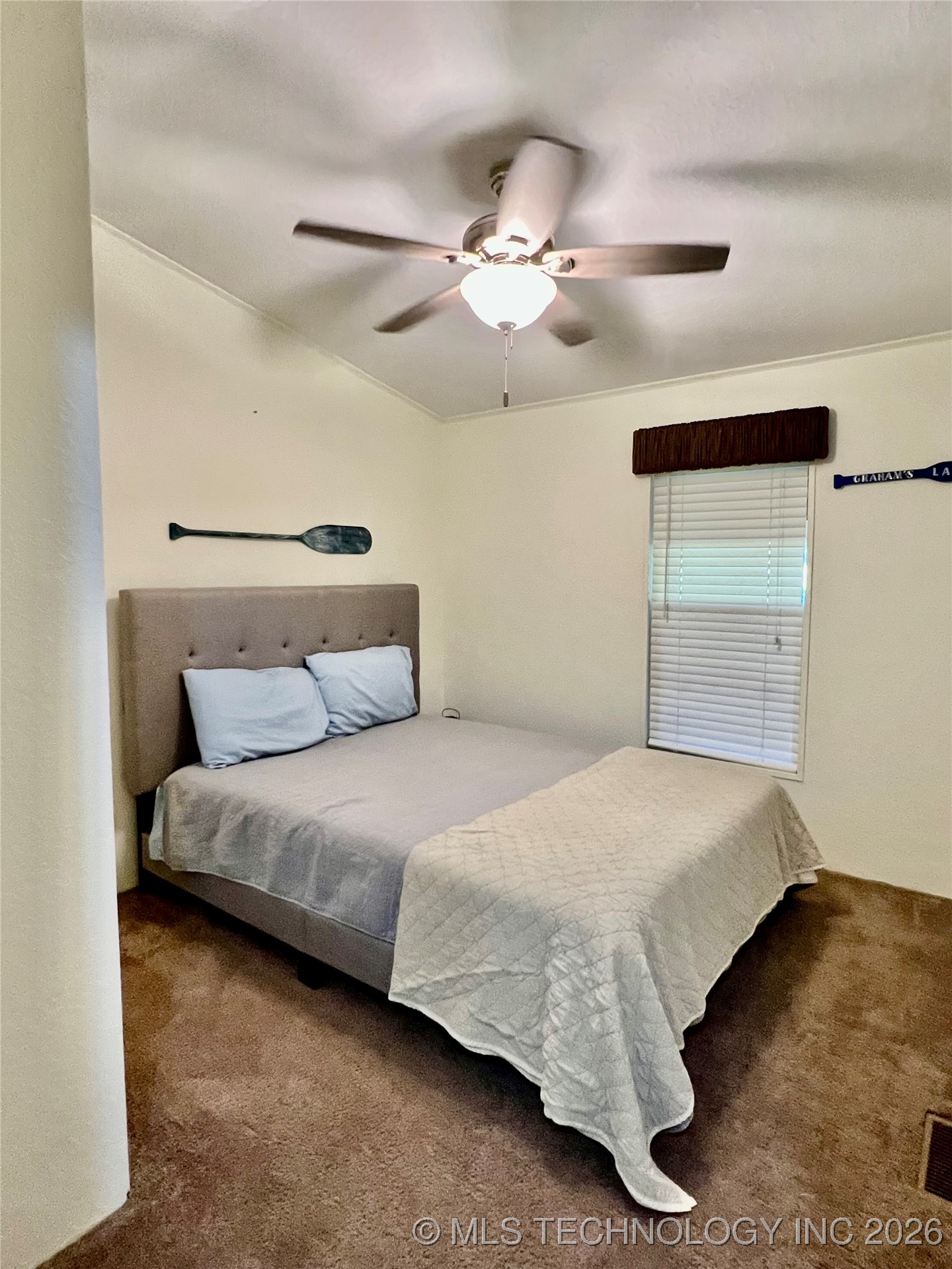 4718 Golden Way Property Photo 20