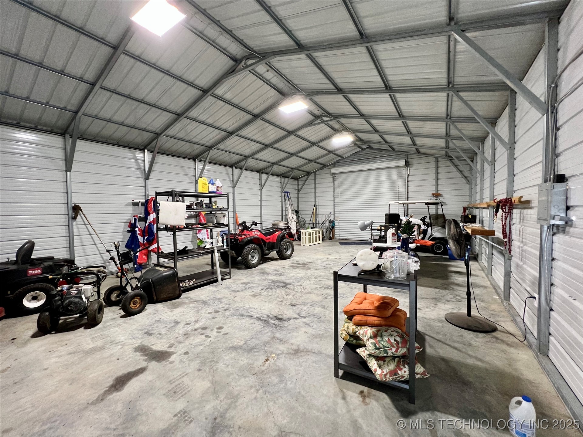 4718 Golden Way Property Photo 29