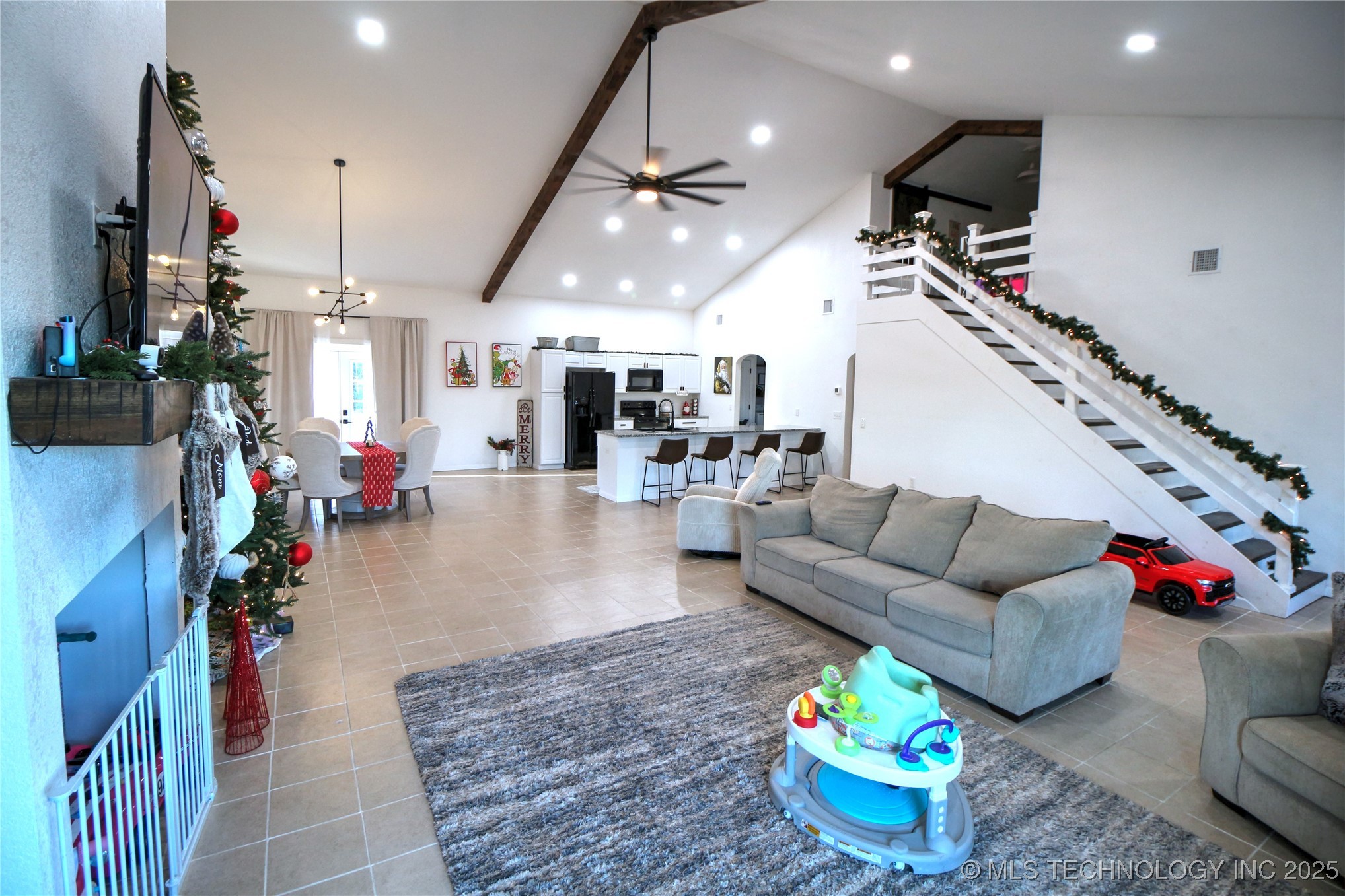 16920 Stone Briar Property Photo 3