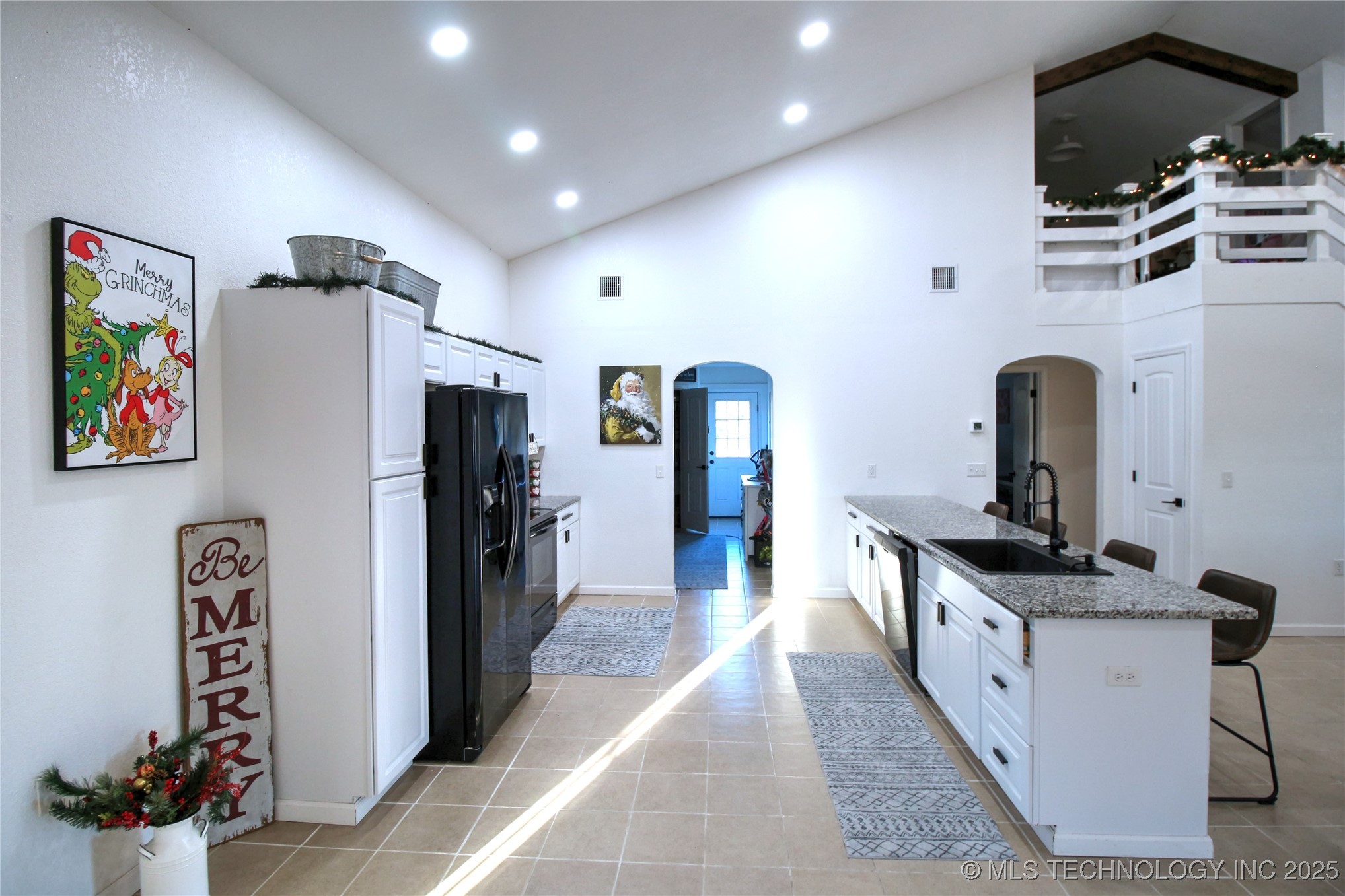 16920 Stone Briar Property Photo 5