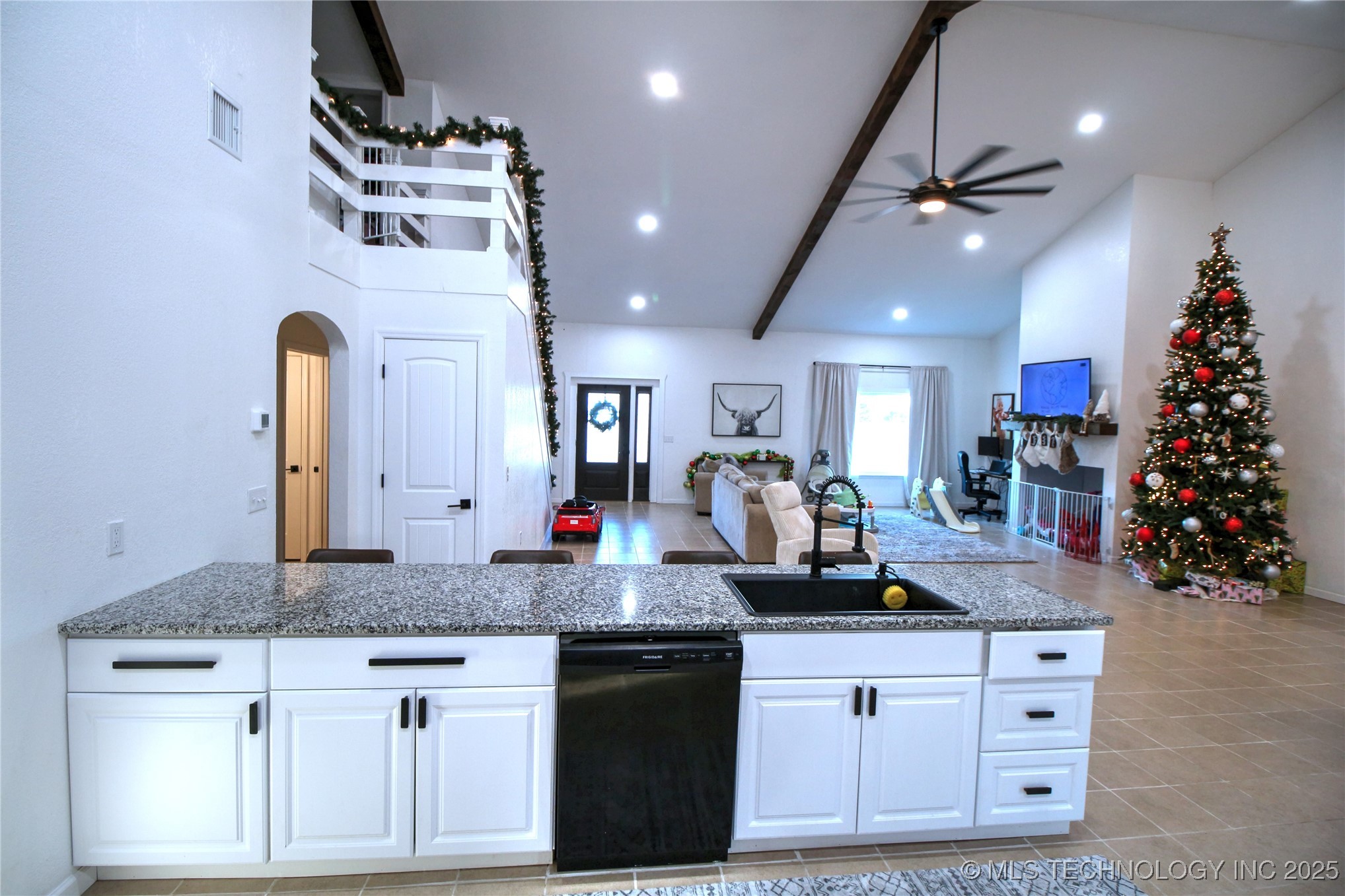 16920 Stone Briar Property Photo 6