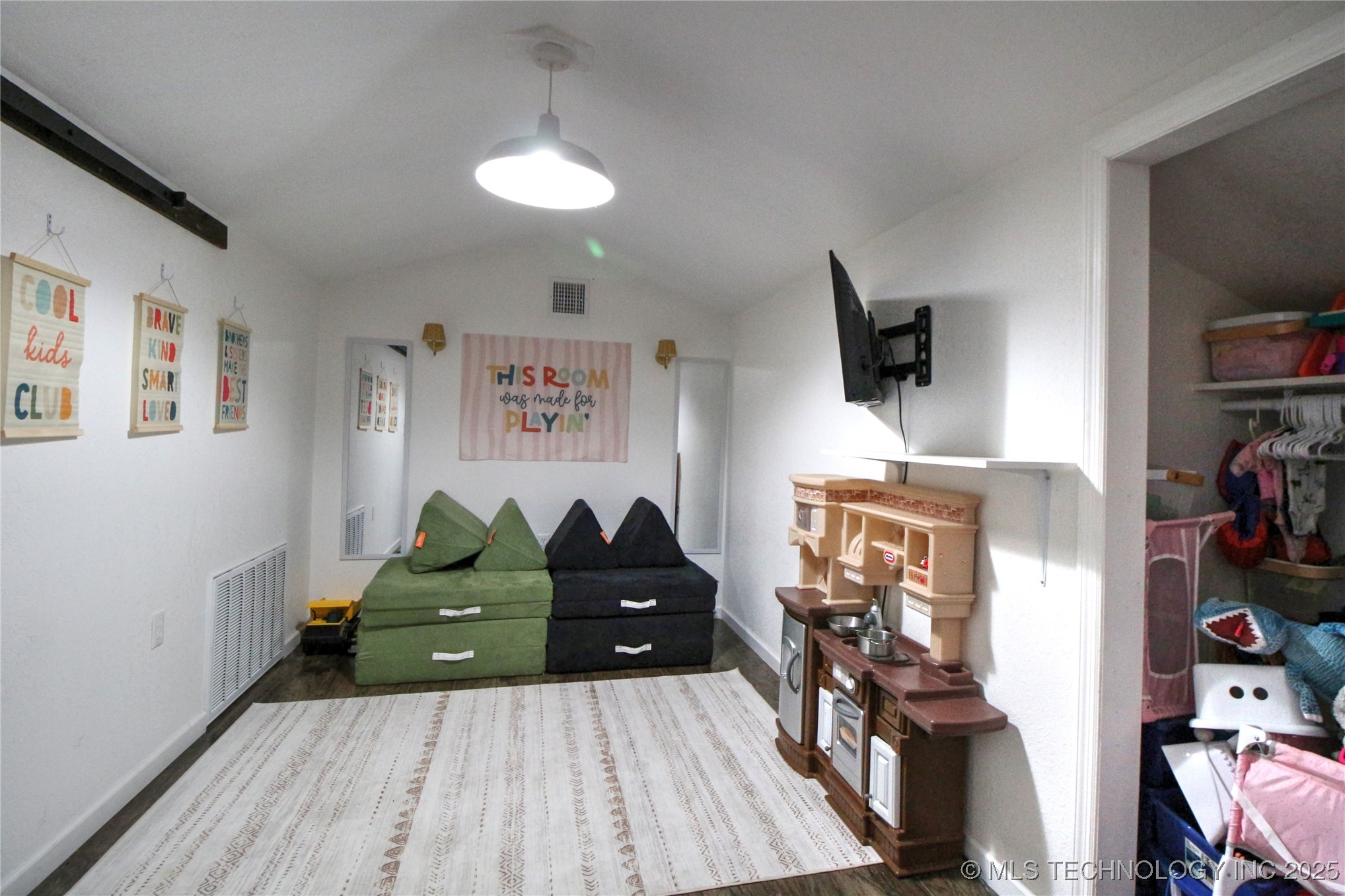 16920 Stone Briar Property Photo 10