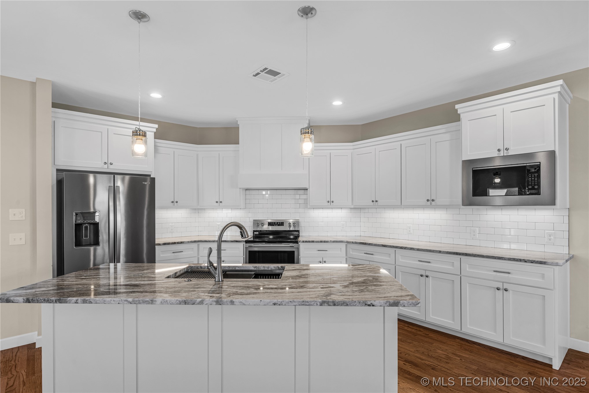 302 Blanco Bend Drive Property Photo 6