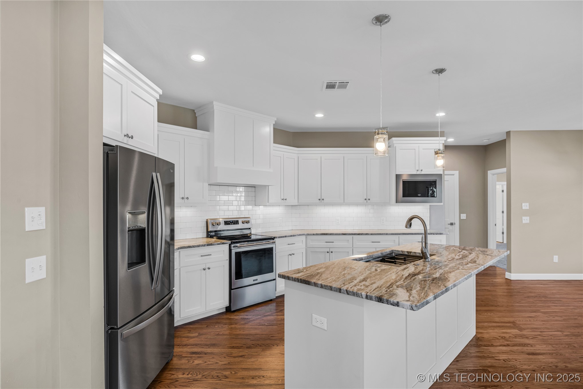 302 Blanco Bend Drive Property Photo 8