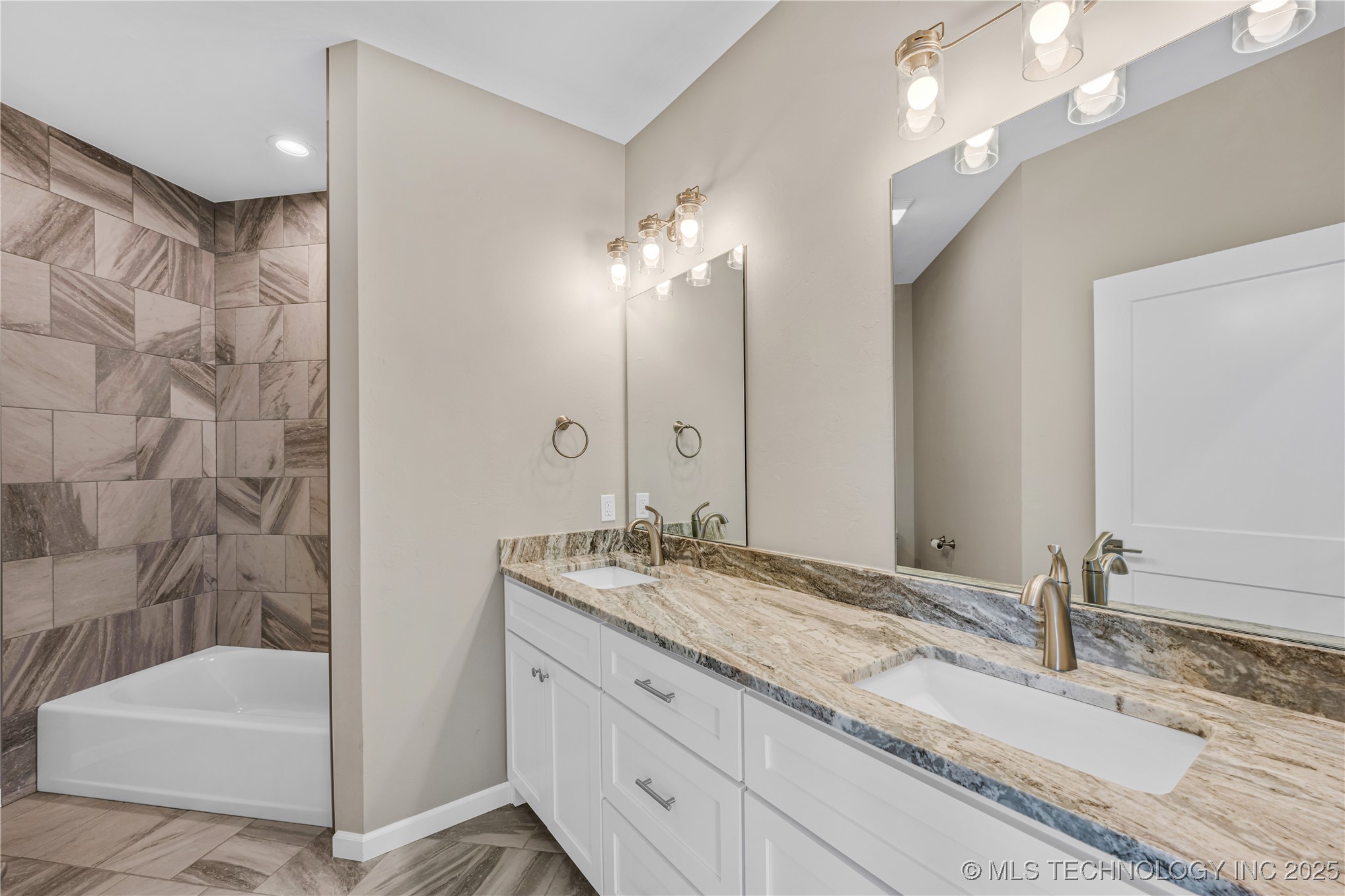 302 Blanco Bend Drive Property Photo 24