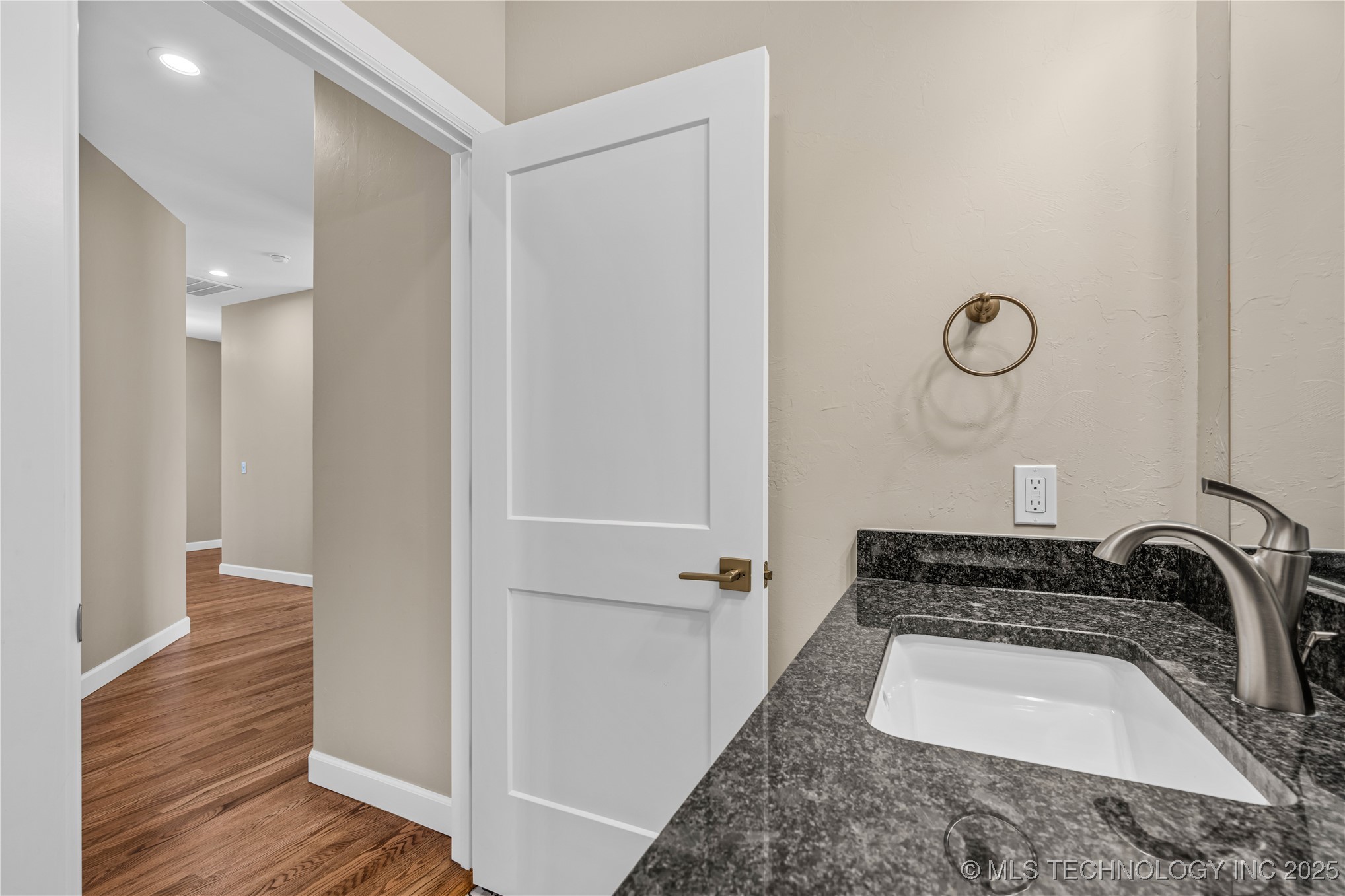 302 Blanco Bend Drive Property Photo 27