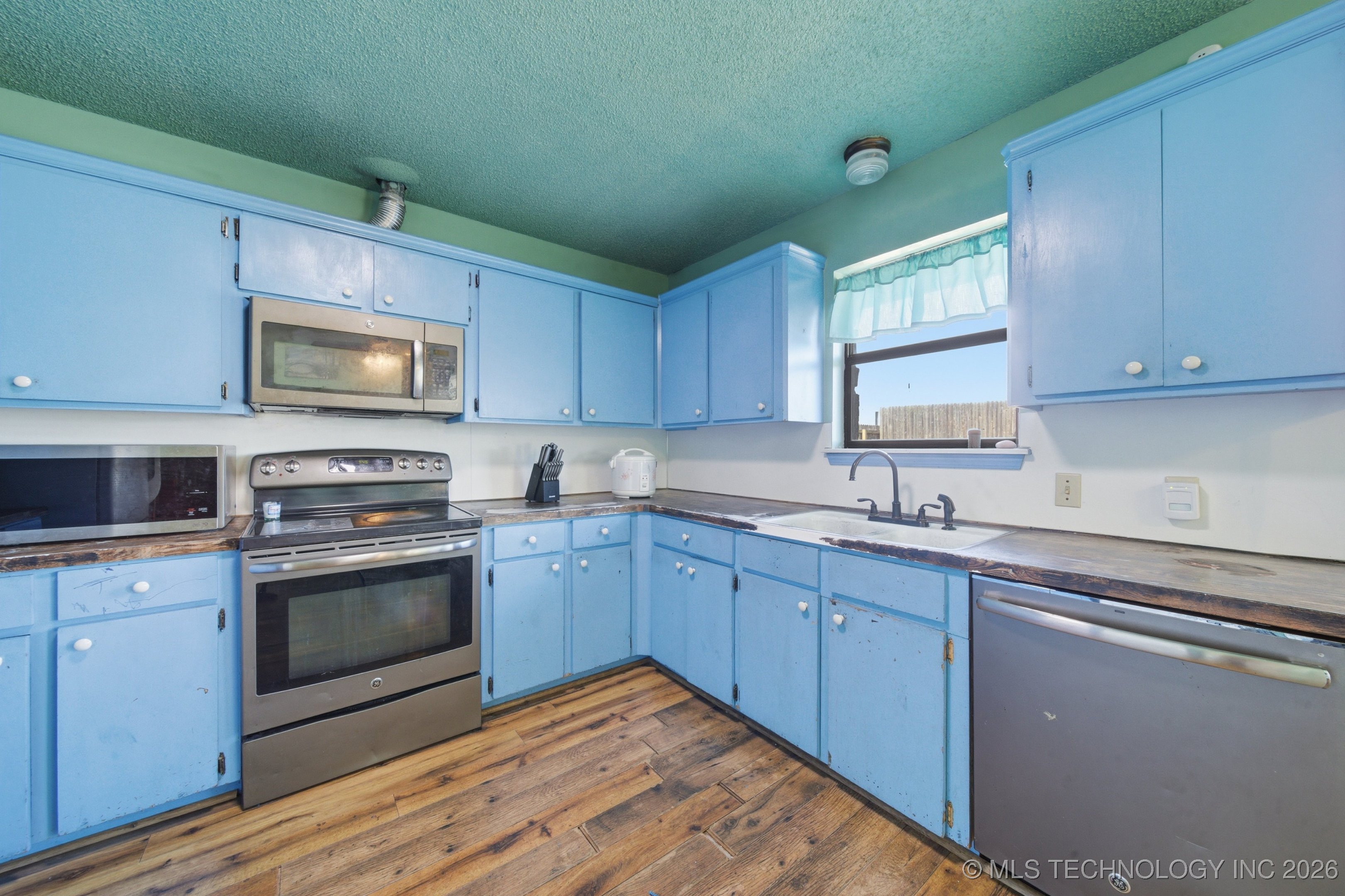 2857 W 111th Place S Property Photo 20