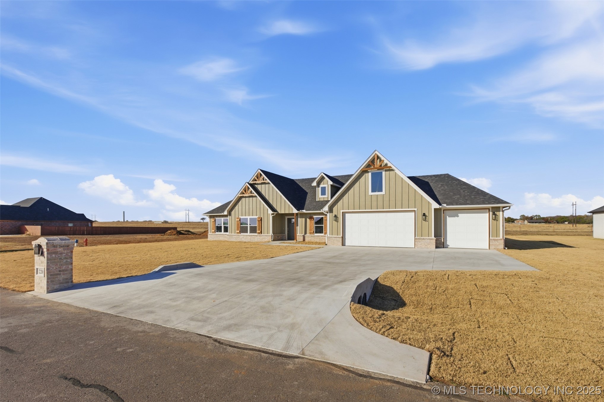 220 Bandera Street Property Photo 4