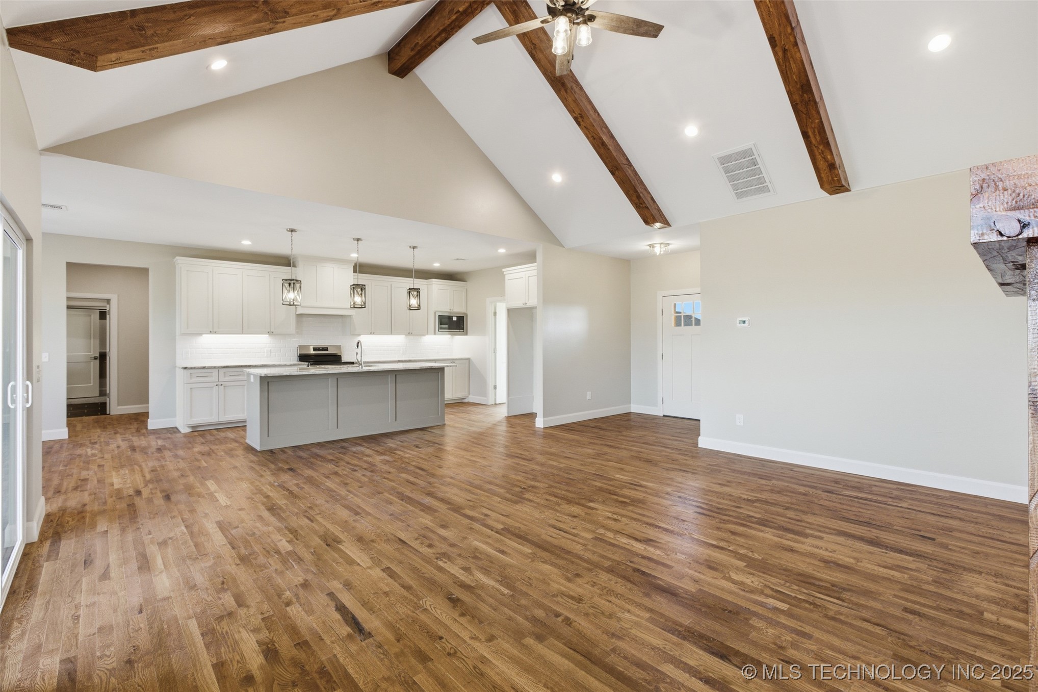 220 Bandera Street Property Photo 13