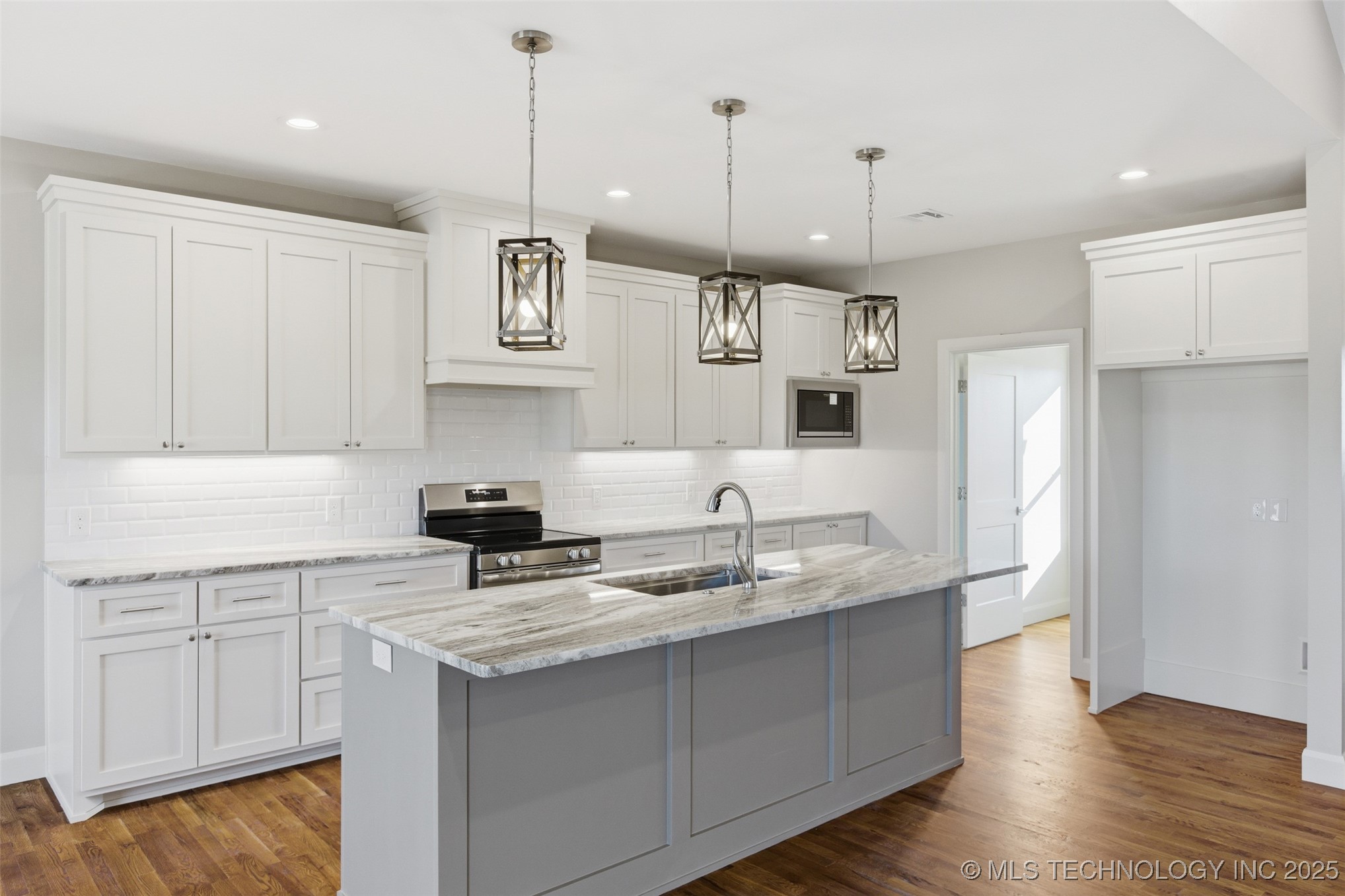 220 Bandera Street Property Photo 18