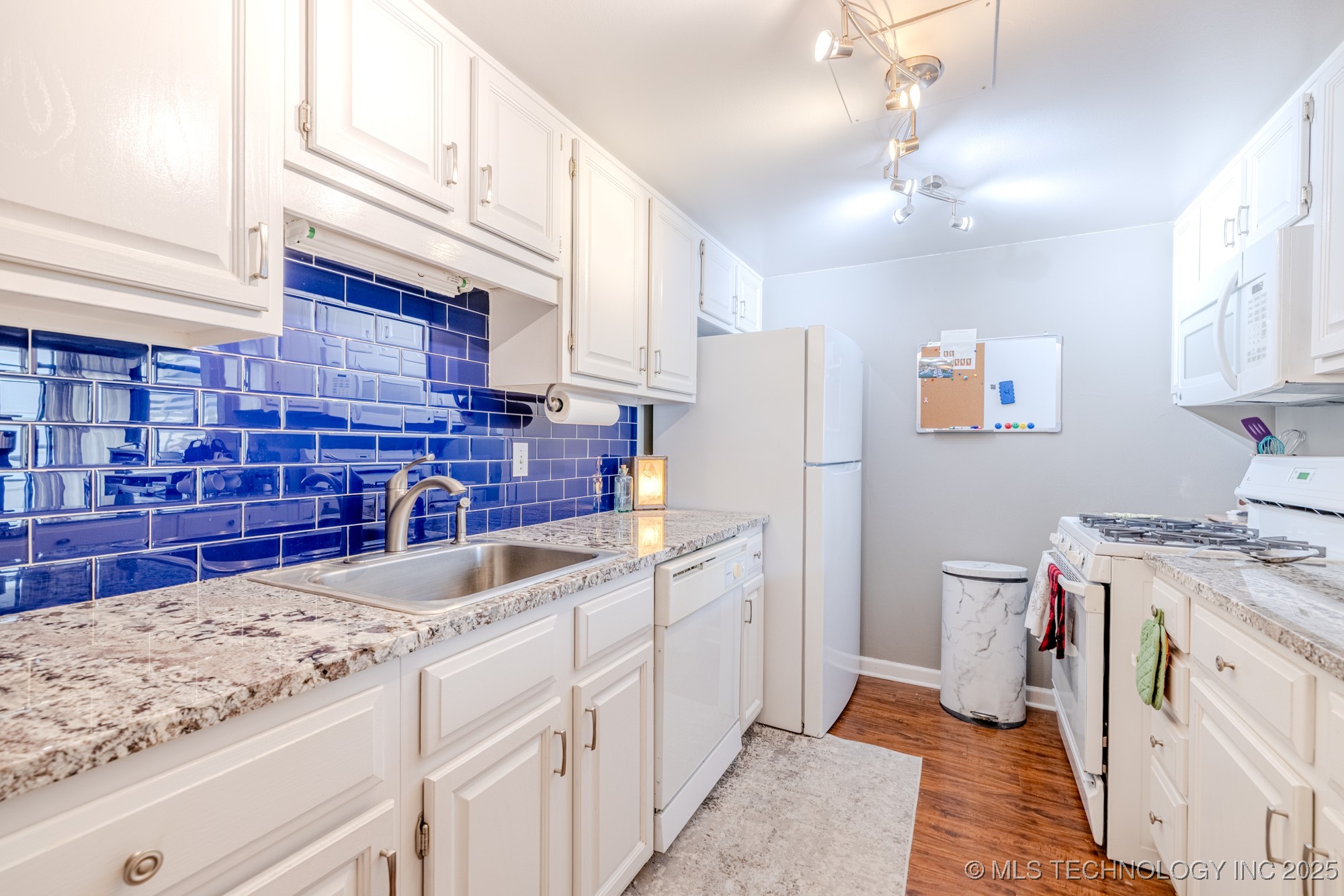 410 W 7th Street 324 Property Photo 5