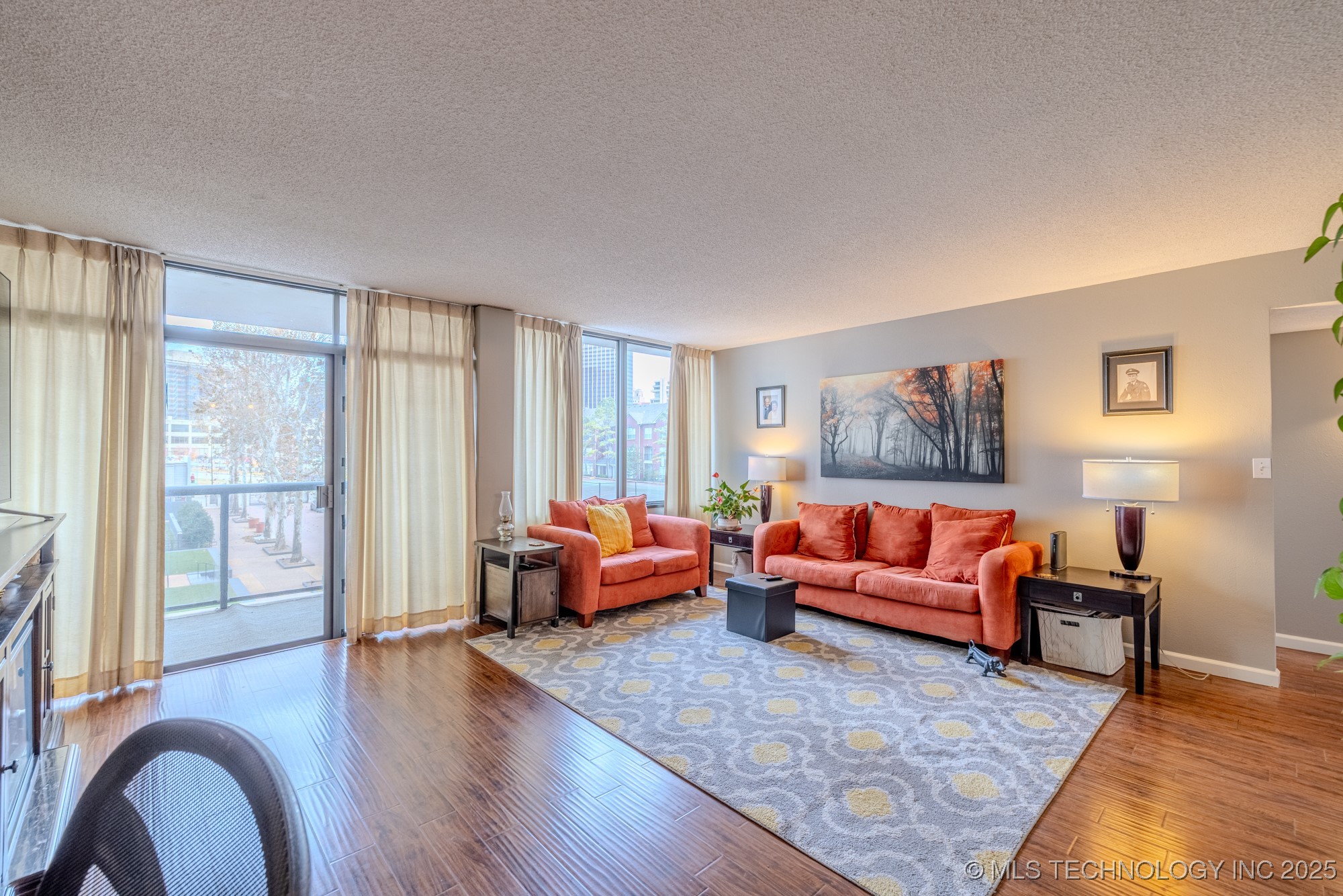 410 W 7th Street 324 Property Photo 10