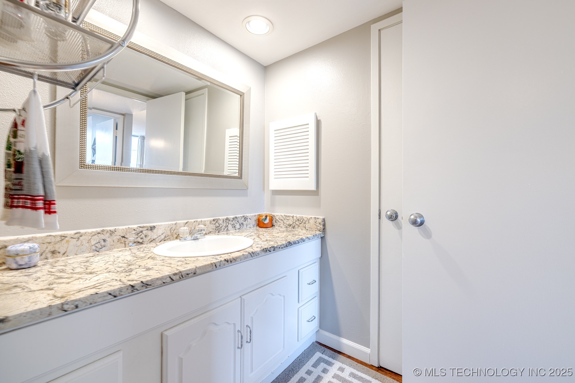 410 W 7th Street 324 Property Photo 15