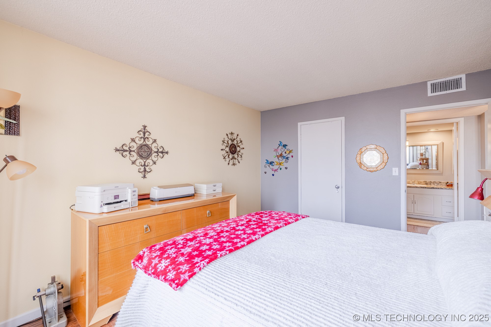 410 W 7th Street 324 Property Photo 19