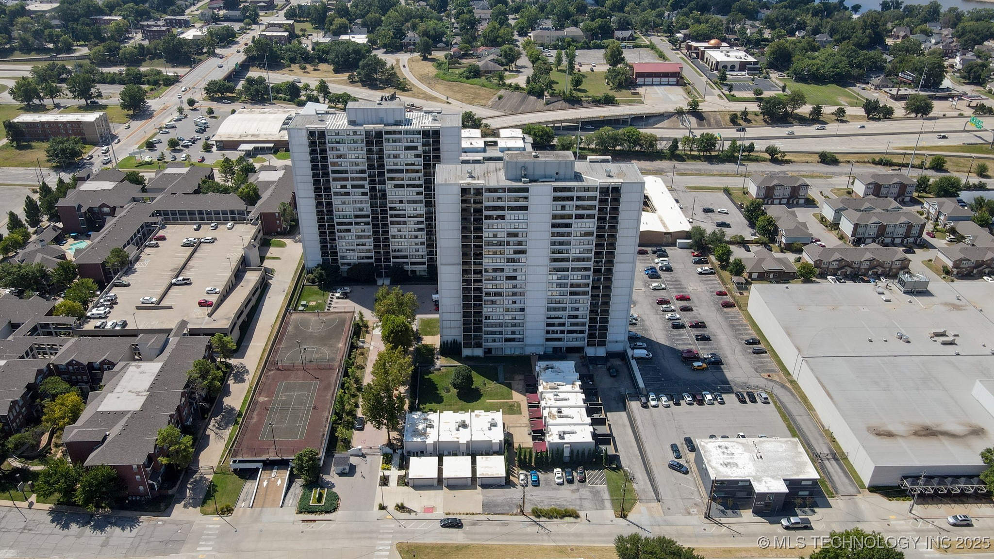 410 W 7th Street 324 Property Photo 30