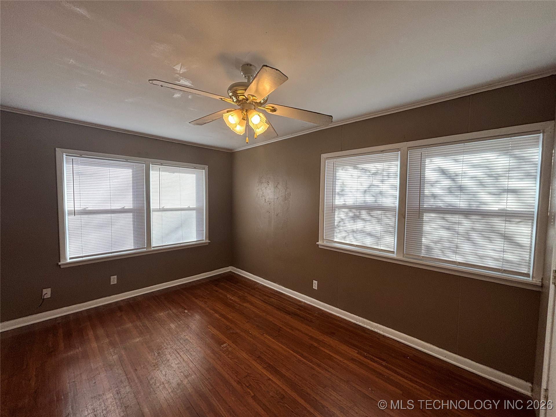 1120 W Willow Property Photo 13