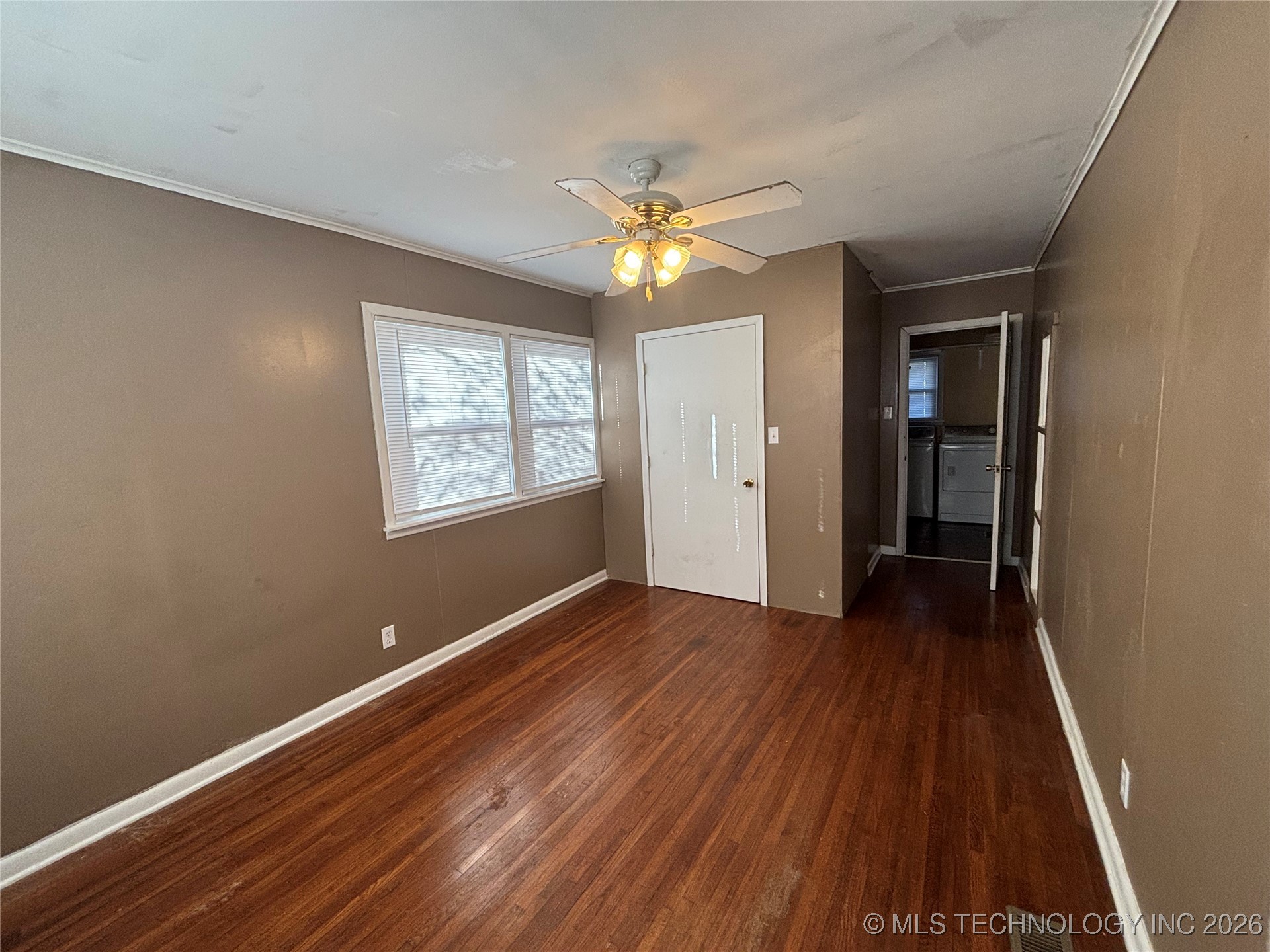 1120 W Willow Property Photo 14