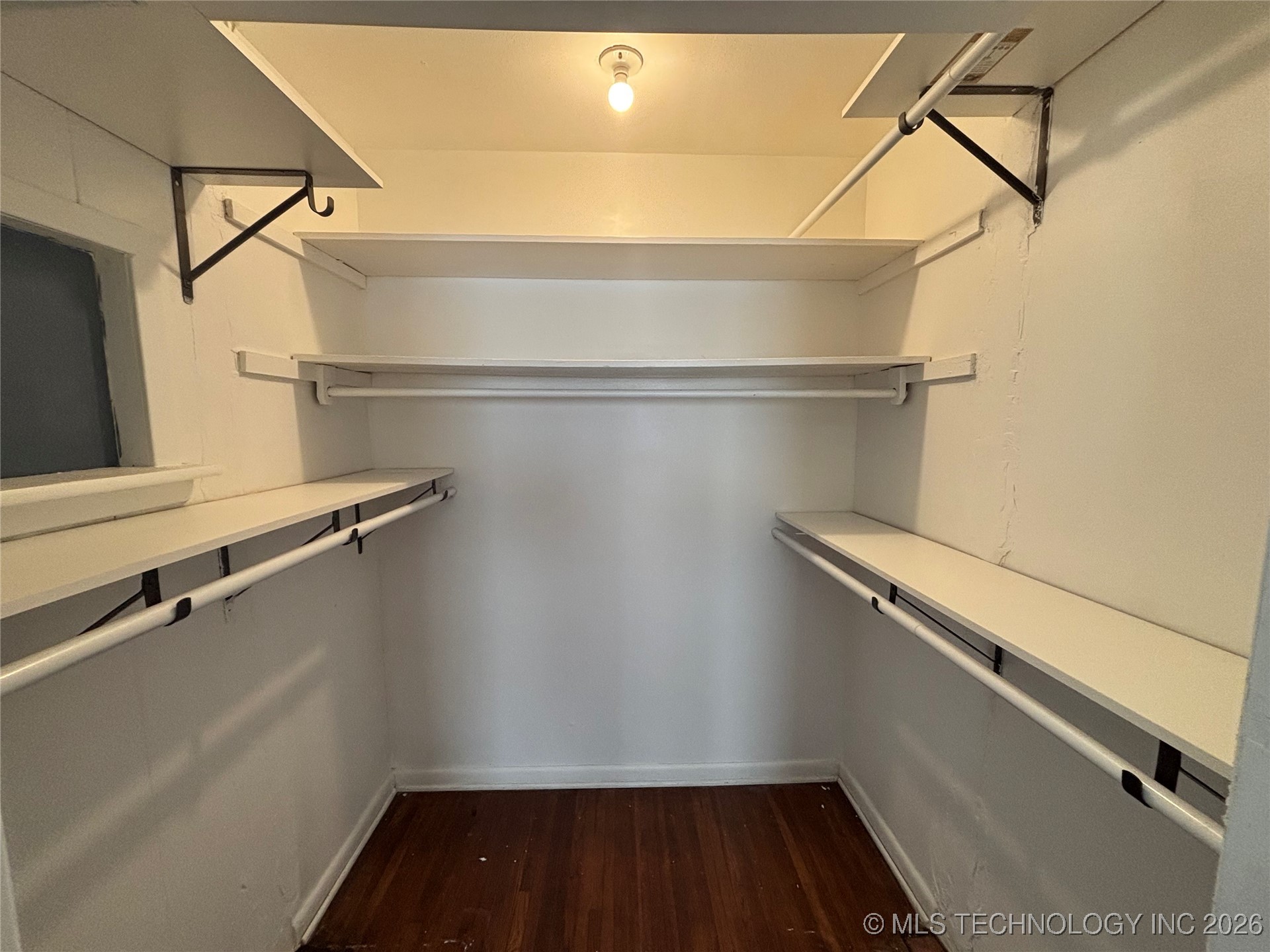 1120 W Willow Property Photo 15