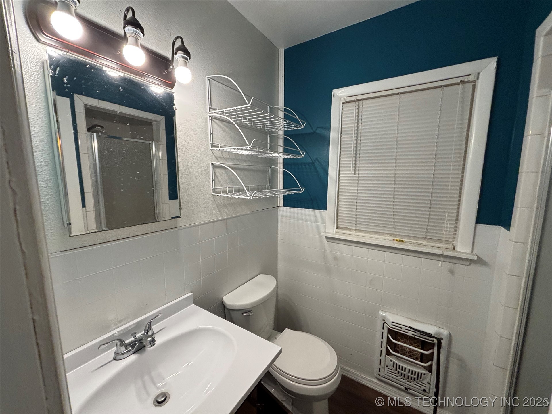 1120 W Willow Property Photo 16