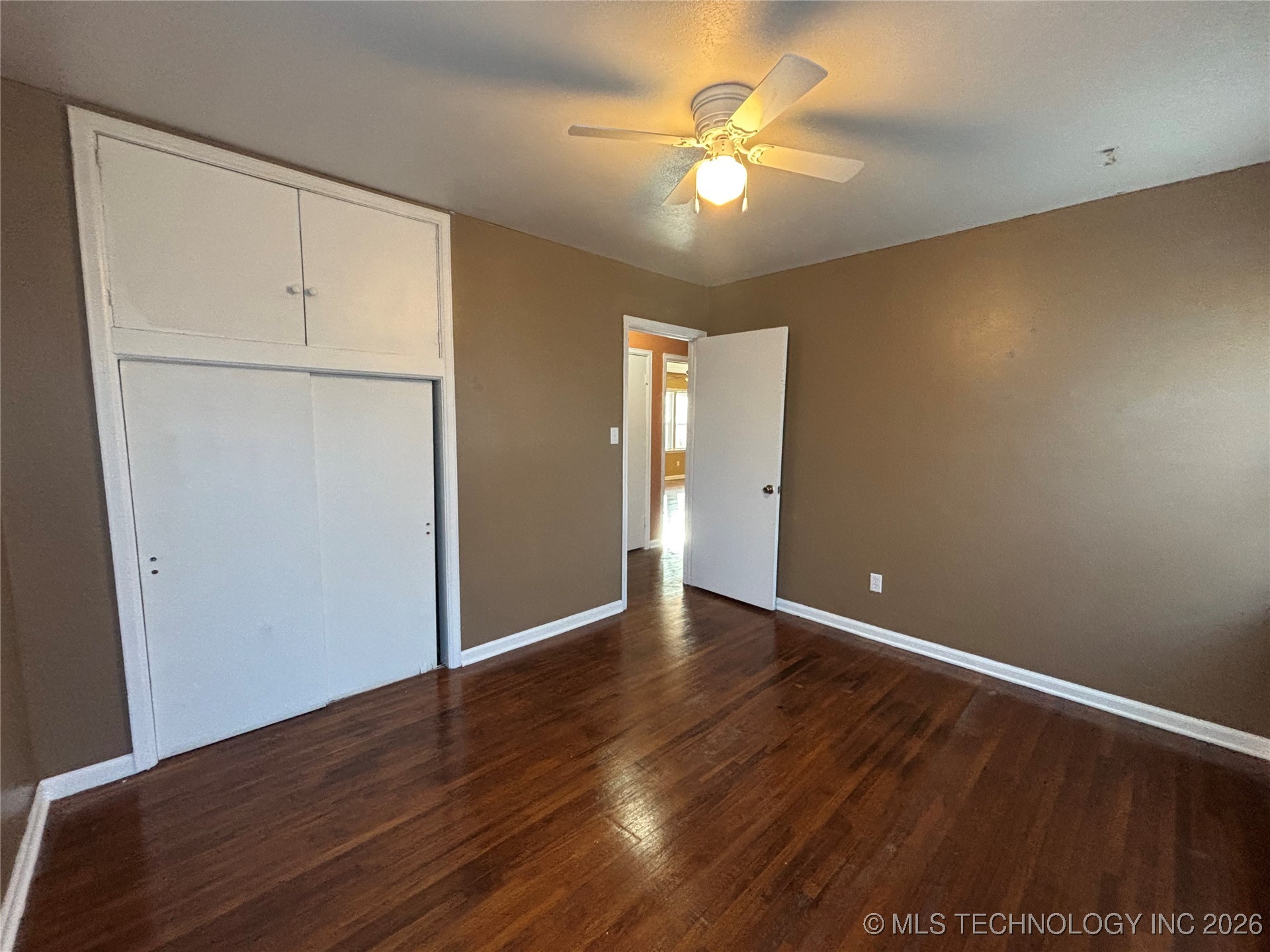 1120 W Willow Property Photo 23