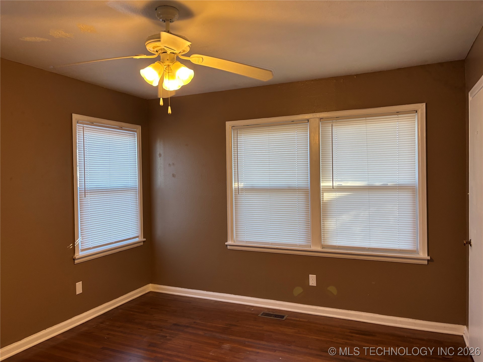 1120 W Willow Property Photo 25