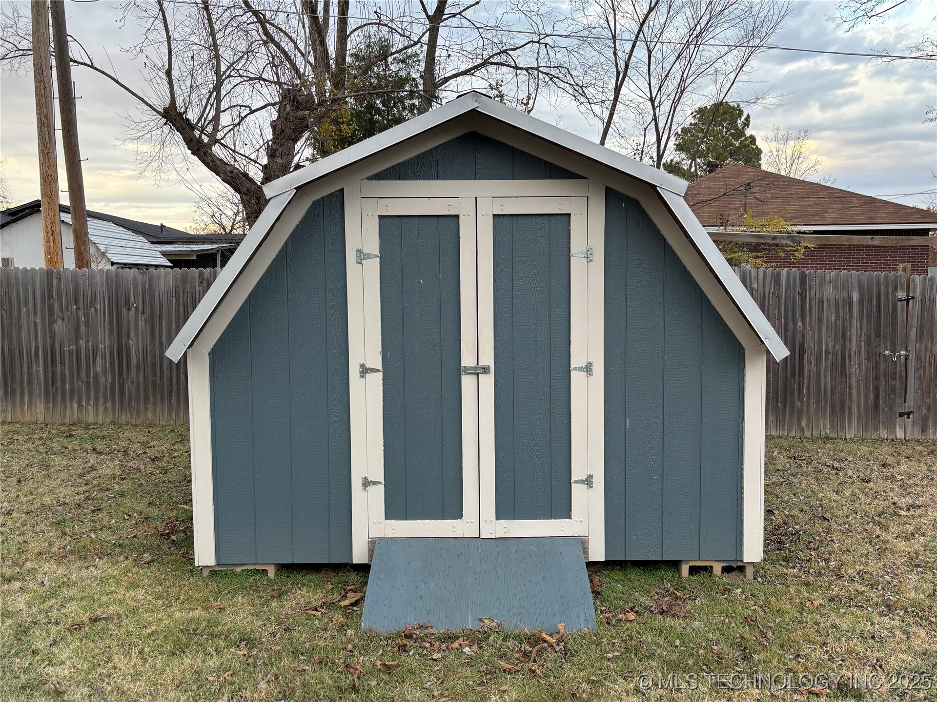 1120 W Willow Property Photo 28