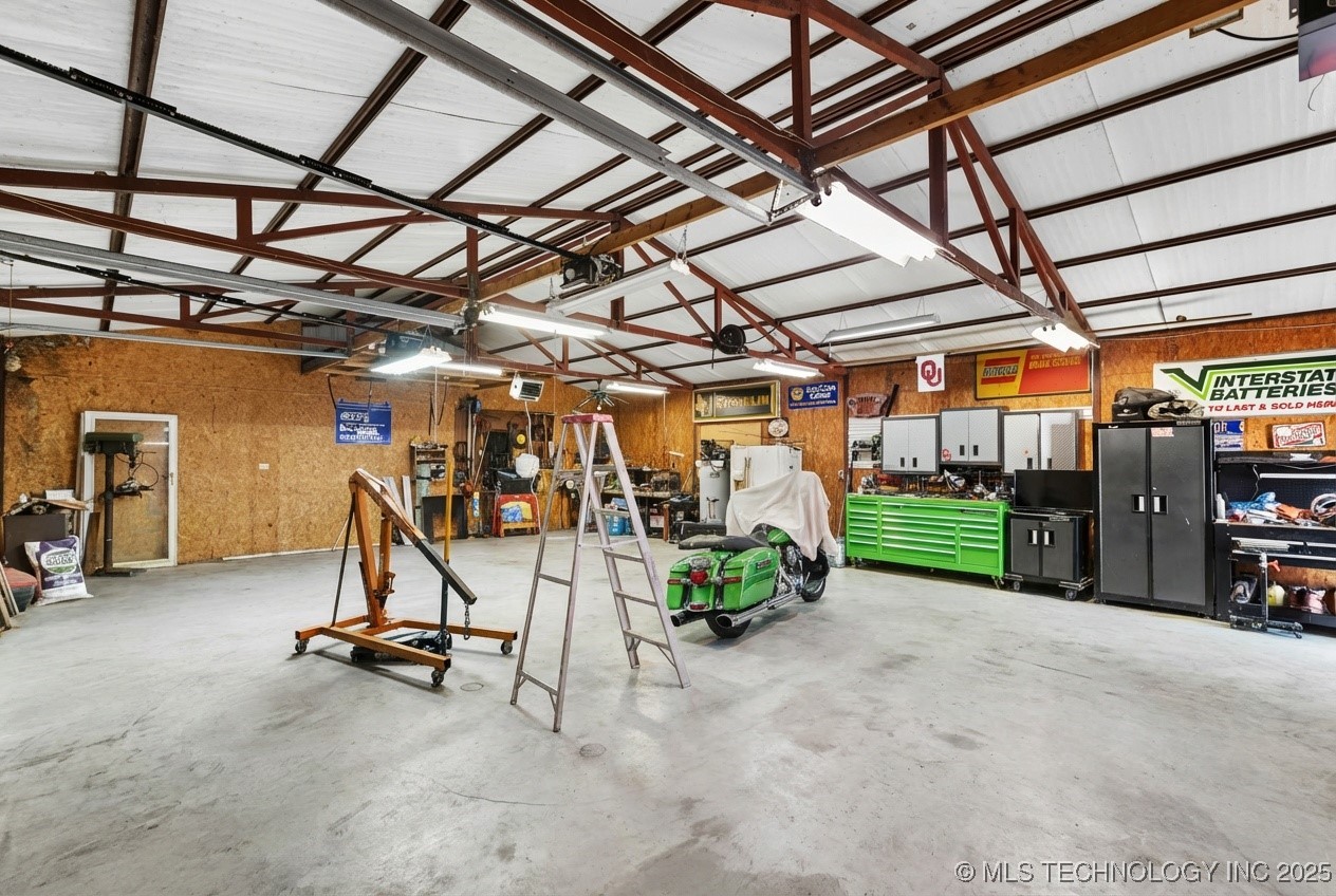 17712 E 370 Road Property Photo 11