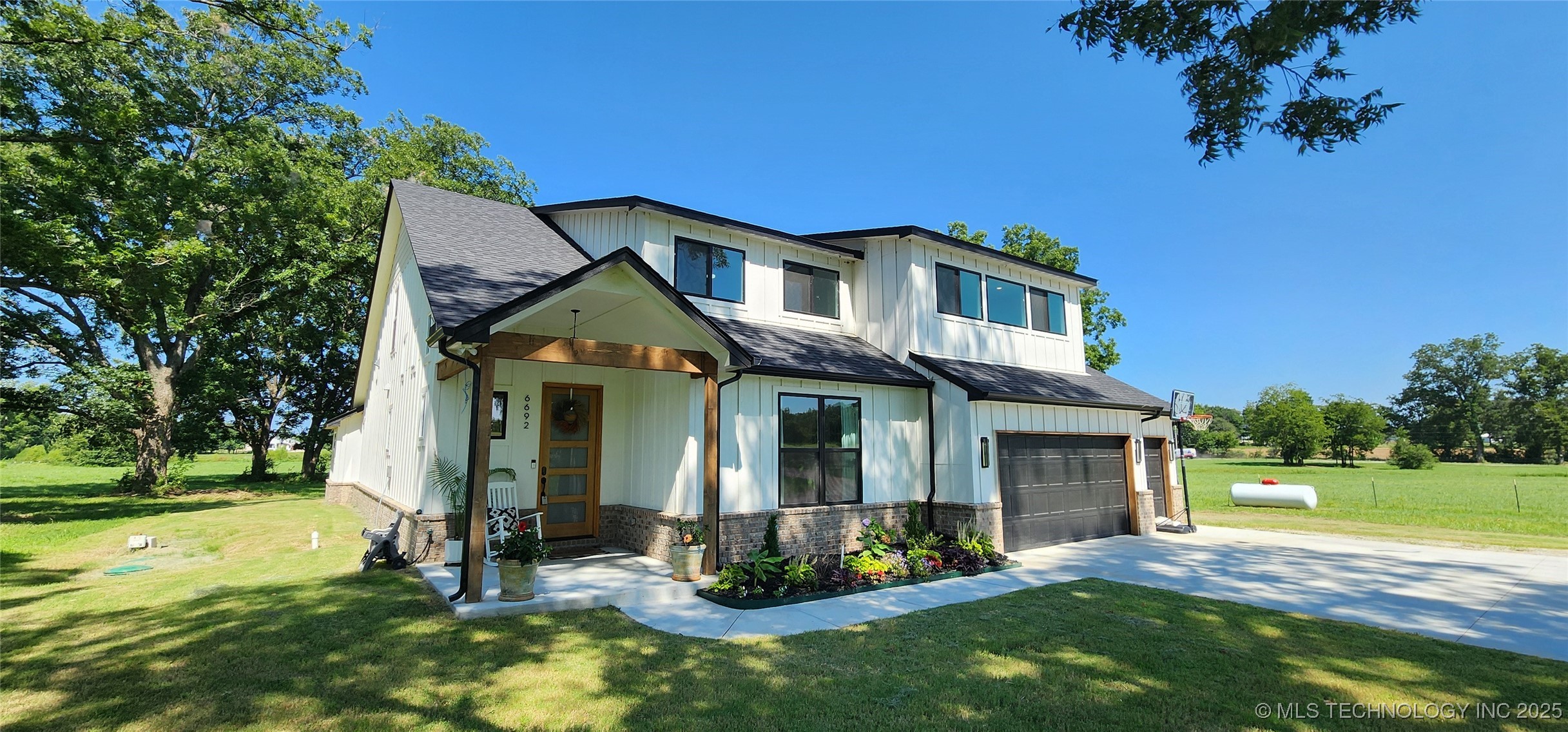 6692 S 337th East Avenue Property Photo 1