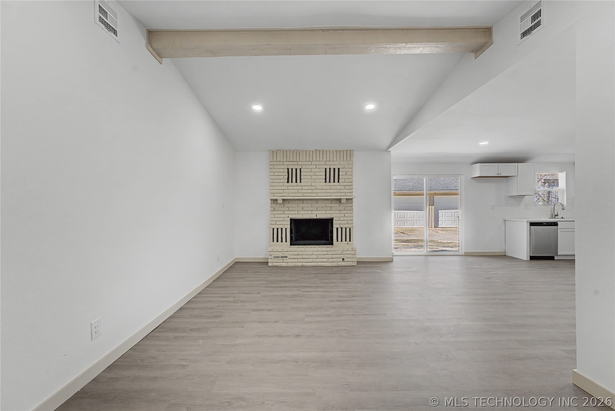 11204 S 153rd West Avenue Property Photo 7