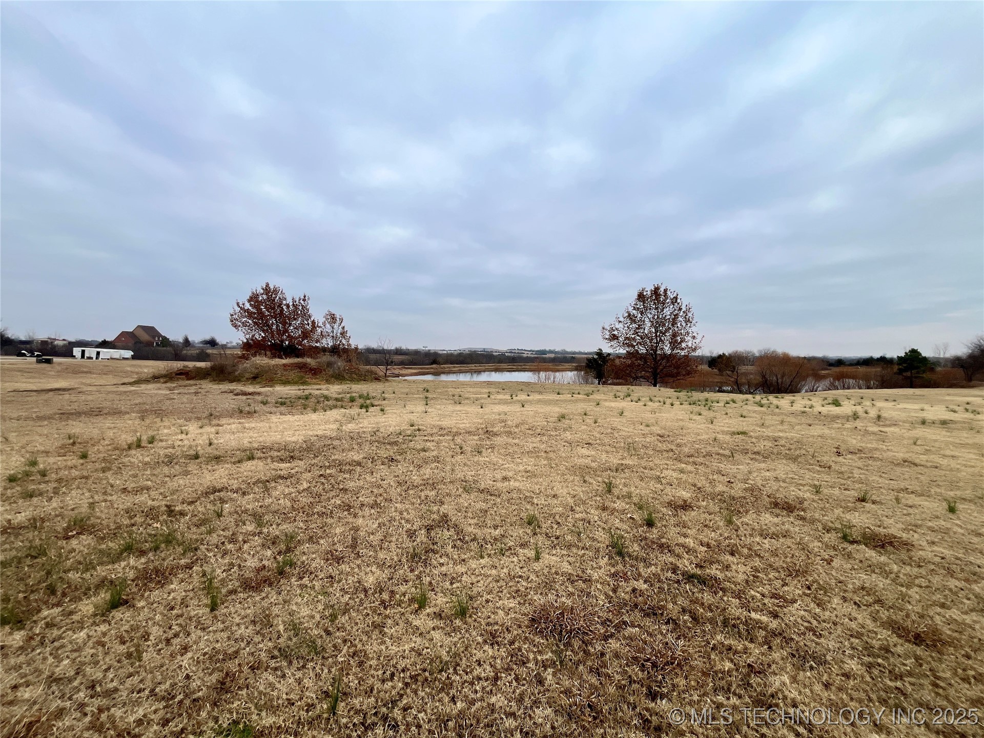 7823 N Ora Ann Street Property Photo 2