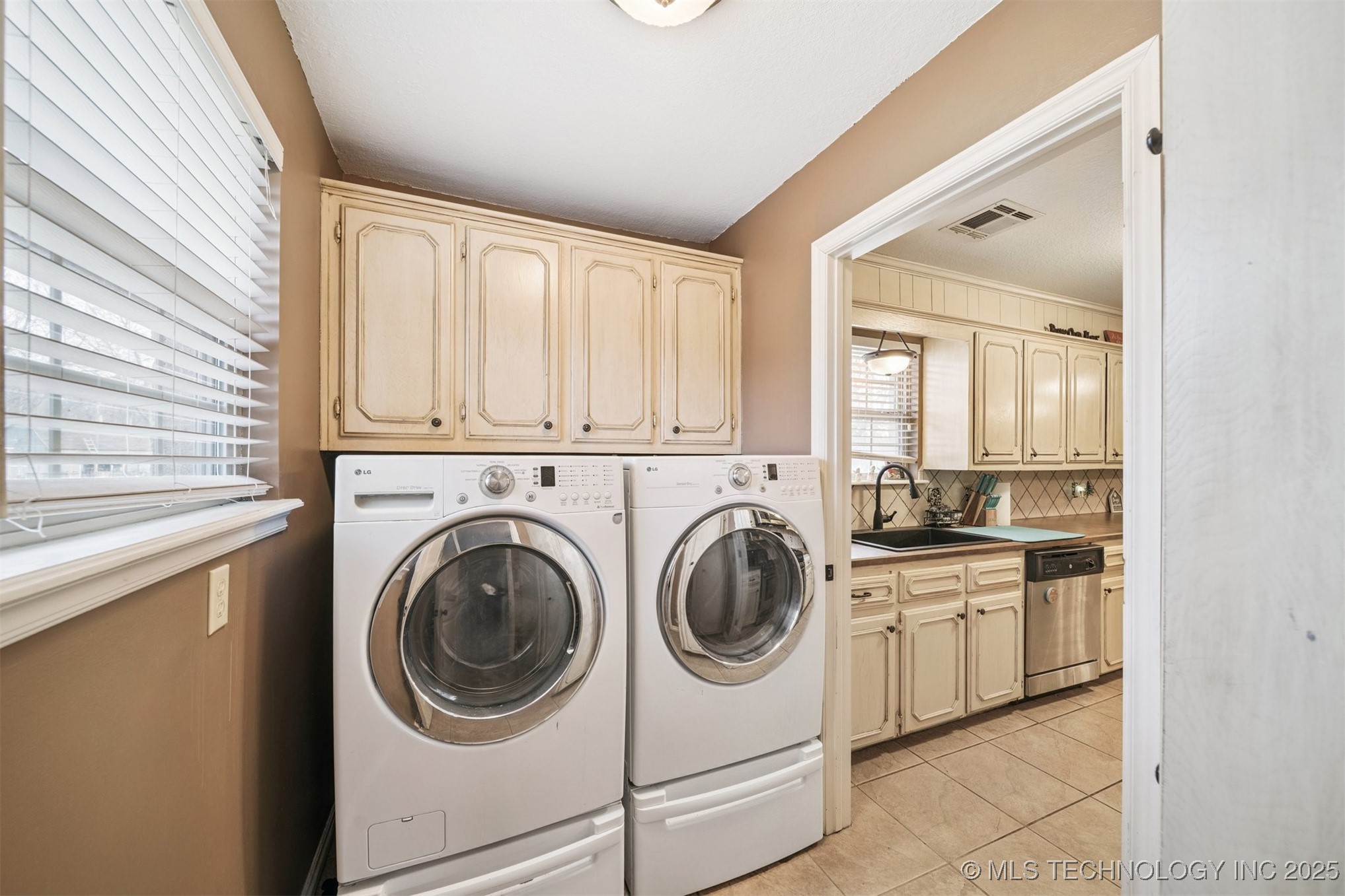 9221 N 165th East Avenue Property Photo 9