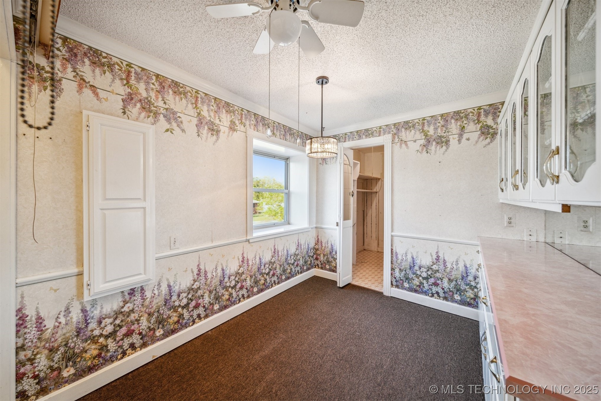 204 E Saddlerock Road Property Photo 13