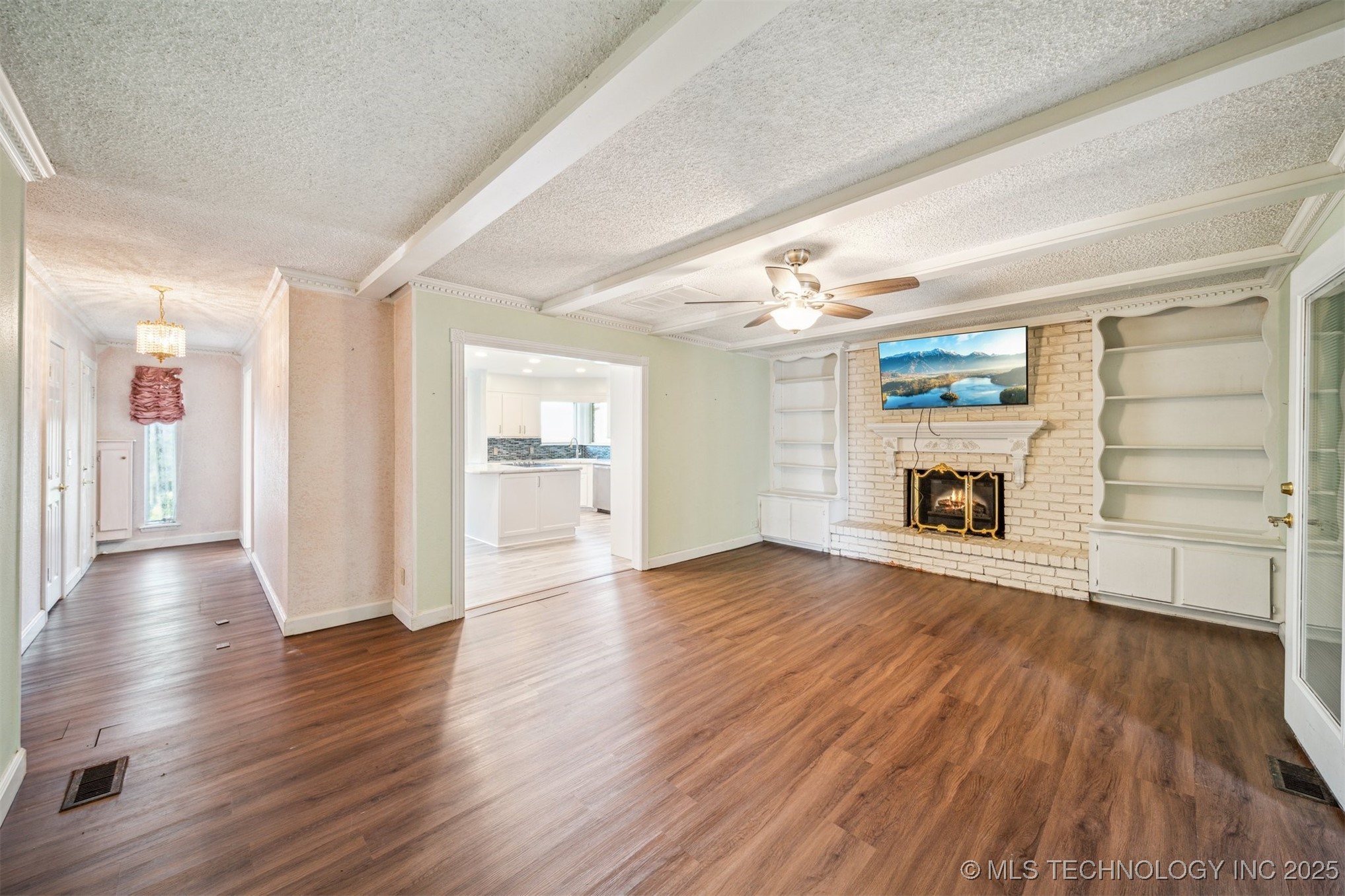 204 E Saddlerock Road Property Photo 22