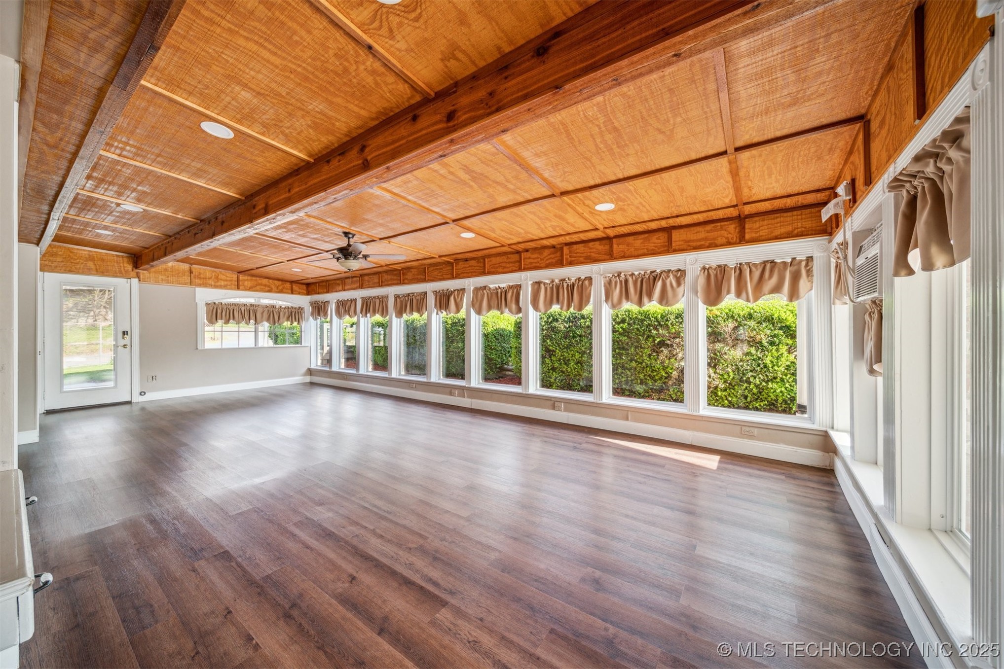 204 E Saddlerock Road Property Photo 23