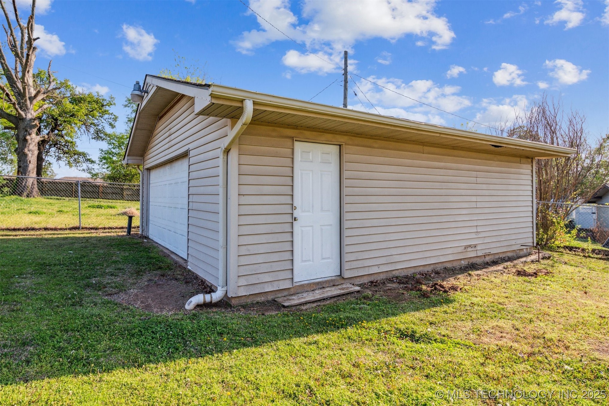204 E Saddlerock Road Property Photo 30