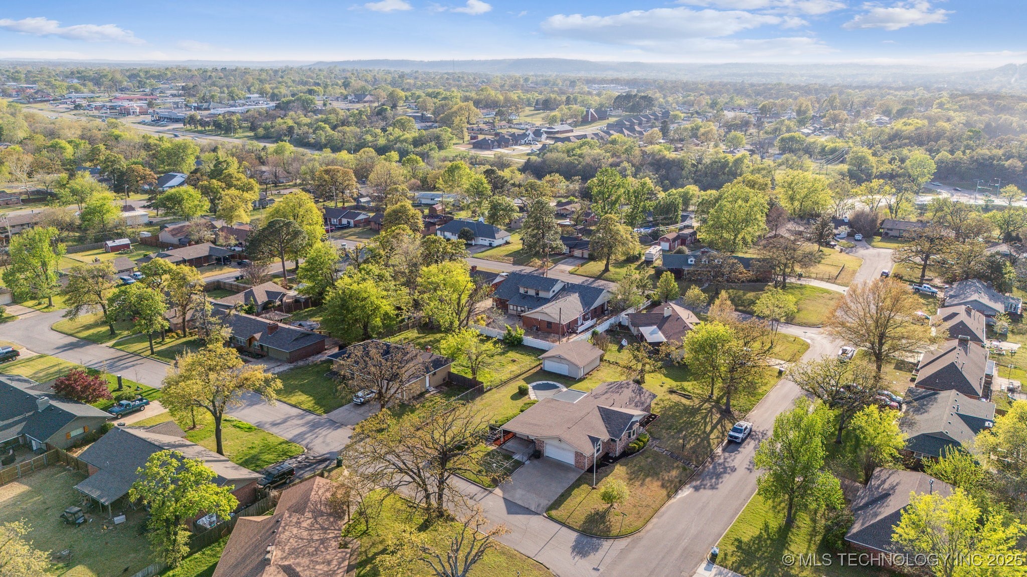 204 E Saddlerock Road Property Photo 33