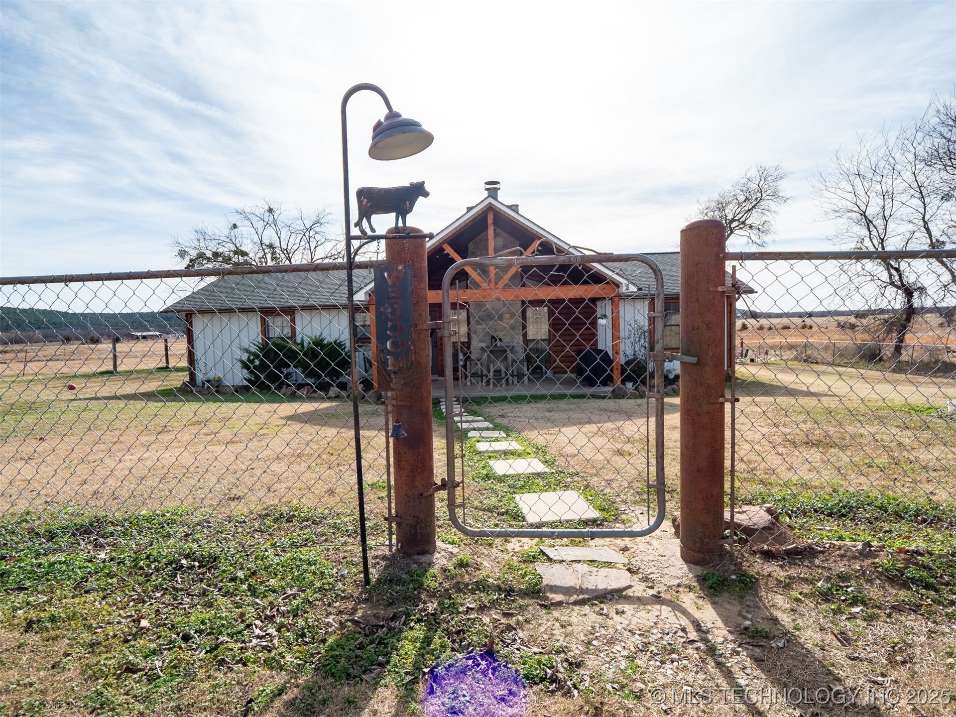 8446 E Greasy Bend Road Property Photo 8