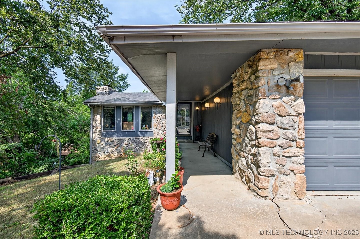 1329 Oakdale Drive Property Photo 1