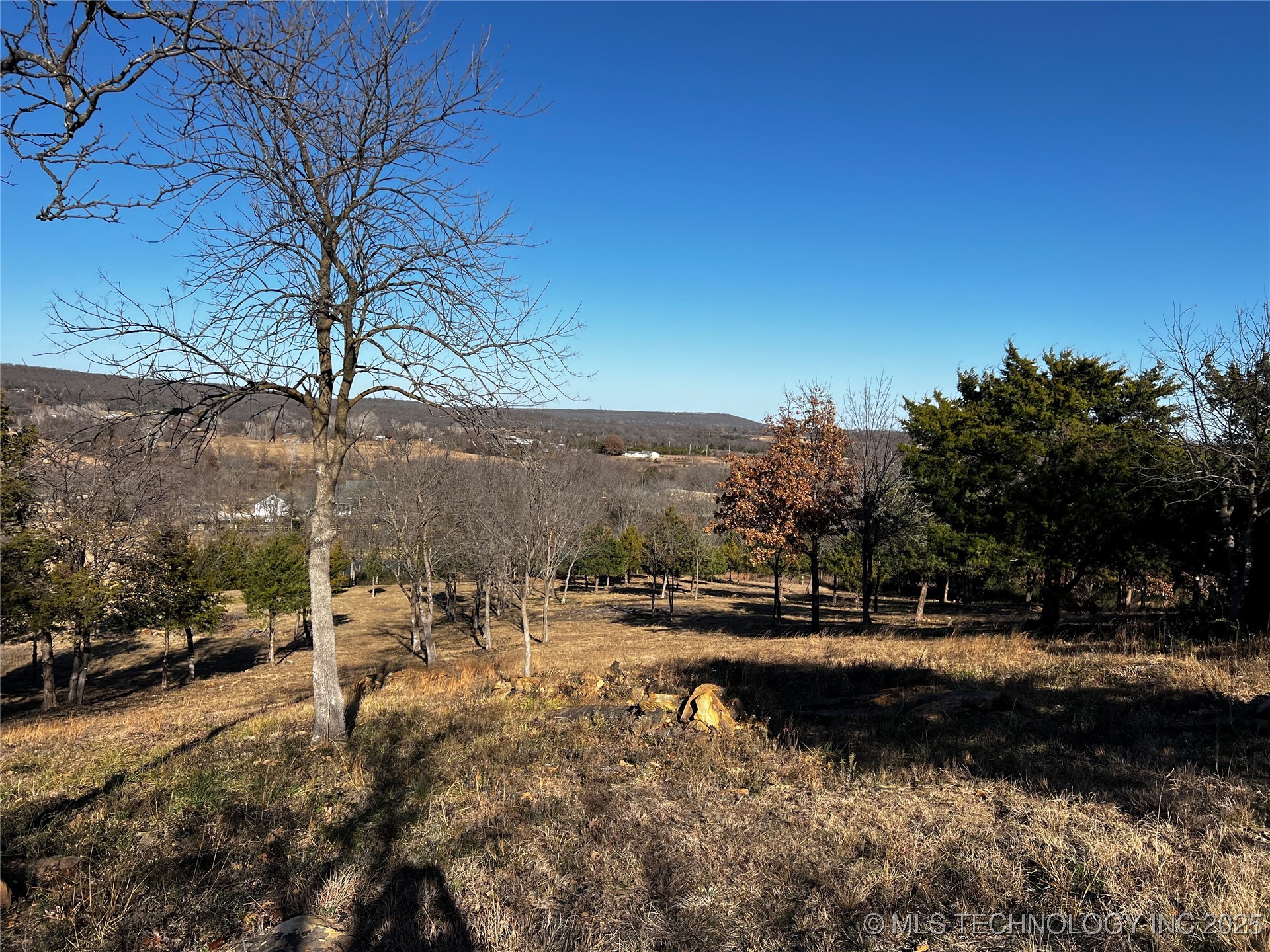 6 W 43rd Street N Property Photo 7