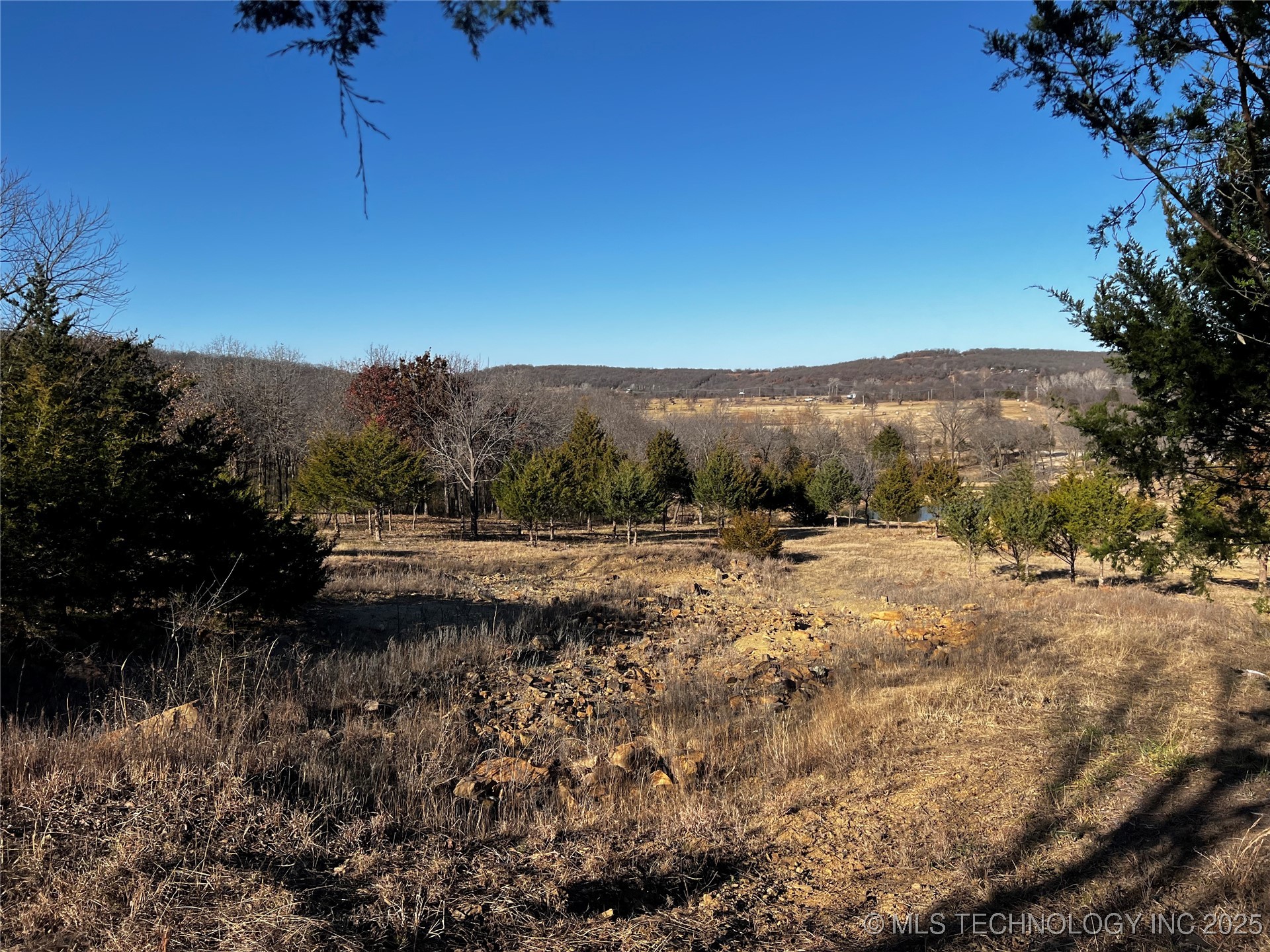 6 W 43rd Street N Property Photo 9