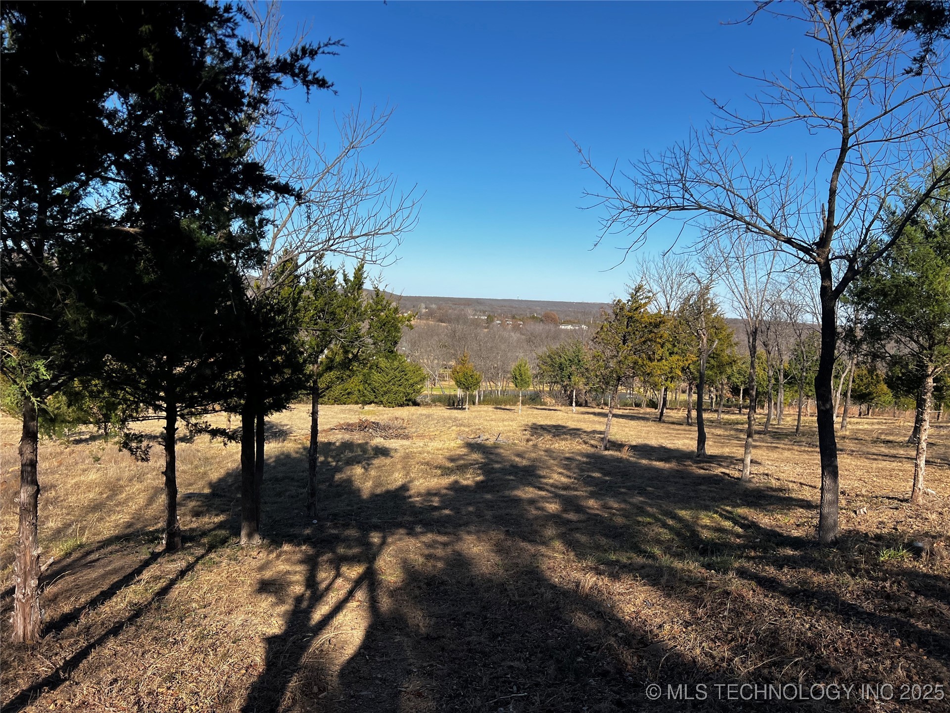 6 W 43rd Street N Property Photo 10