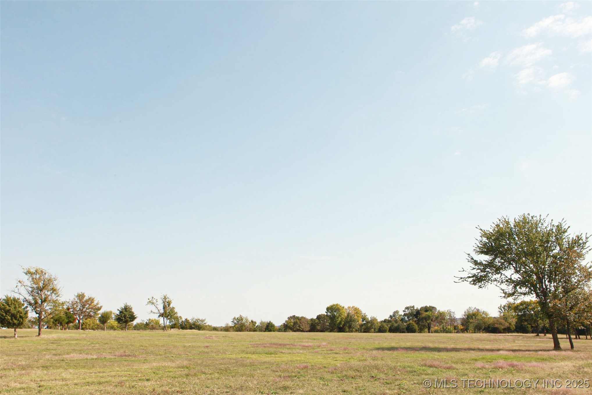 6 W 43rd Street N Property Photo 11