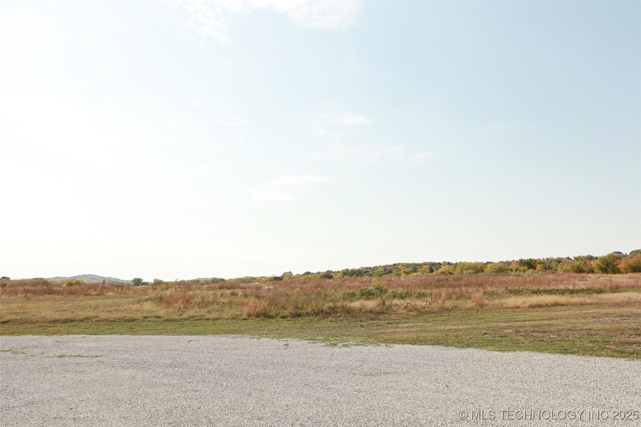 6 W 43rd Street N Property Photo 12