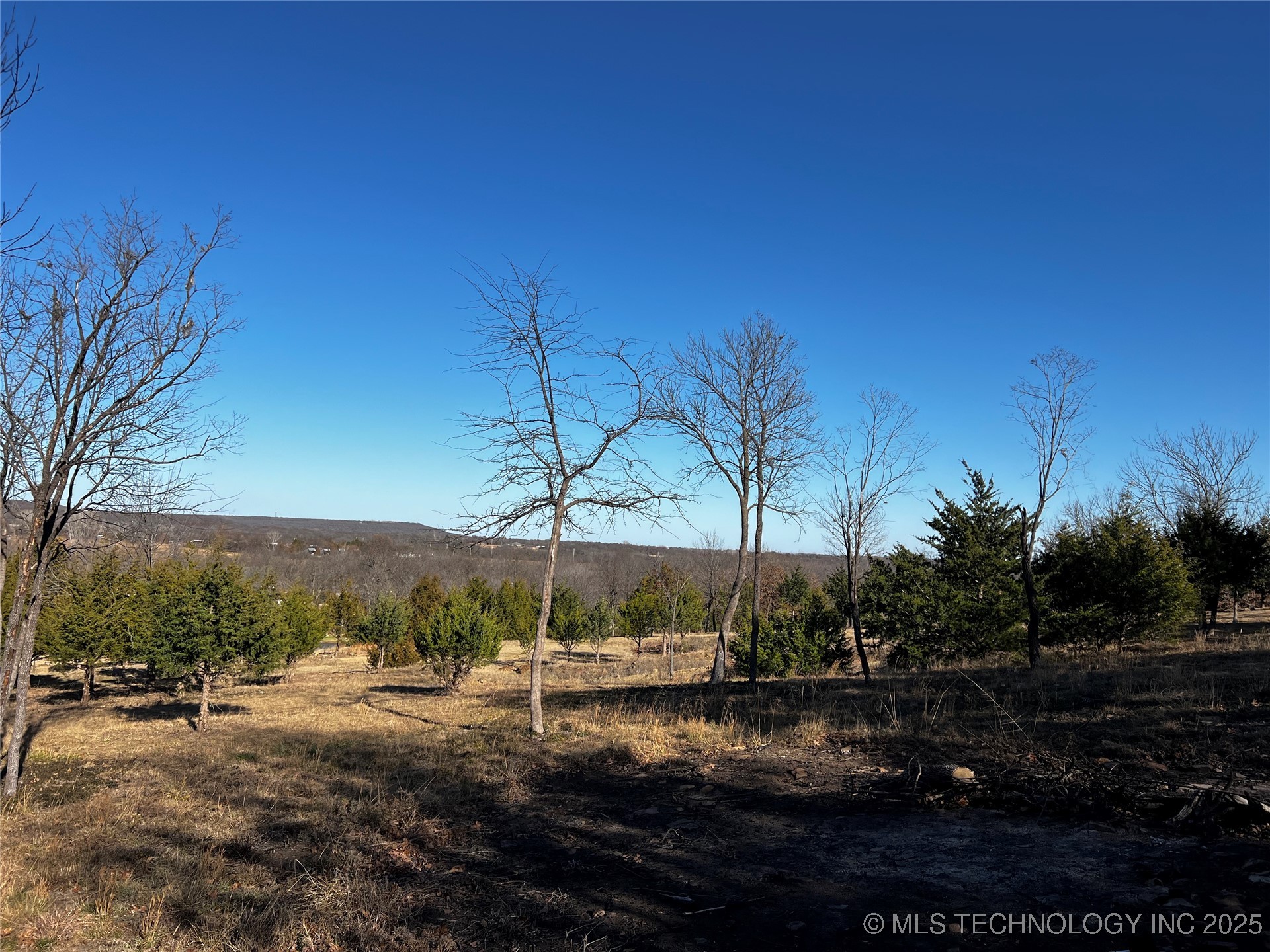 6 W 43rd Street N Property Photo 15