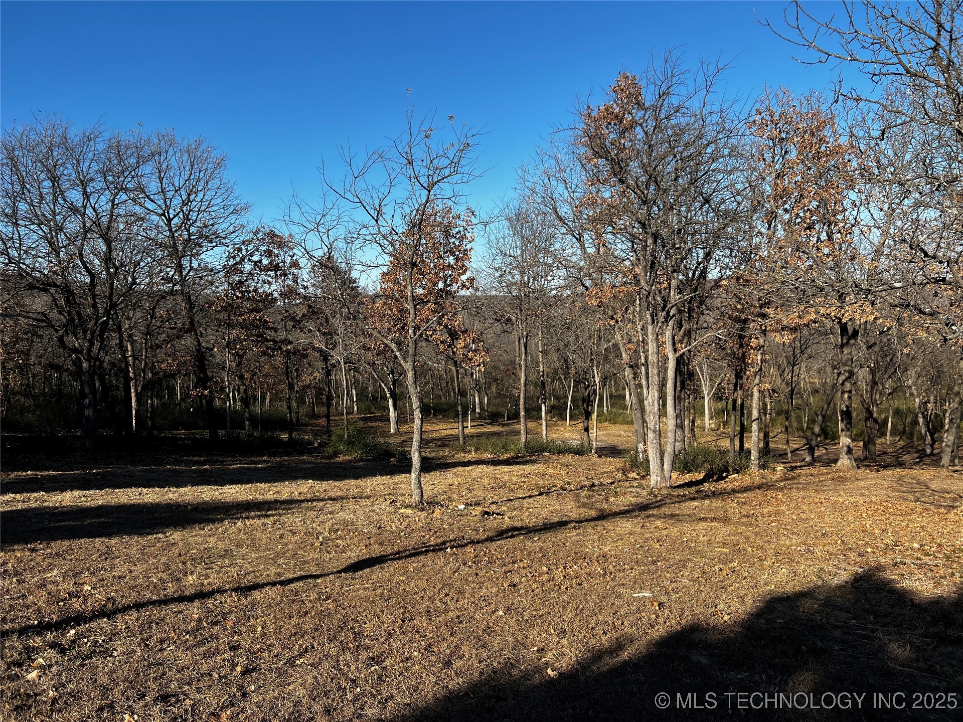 7 W 43rd Street N Property Photo 2