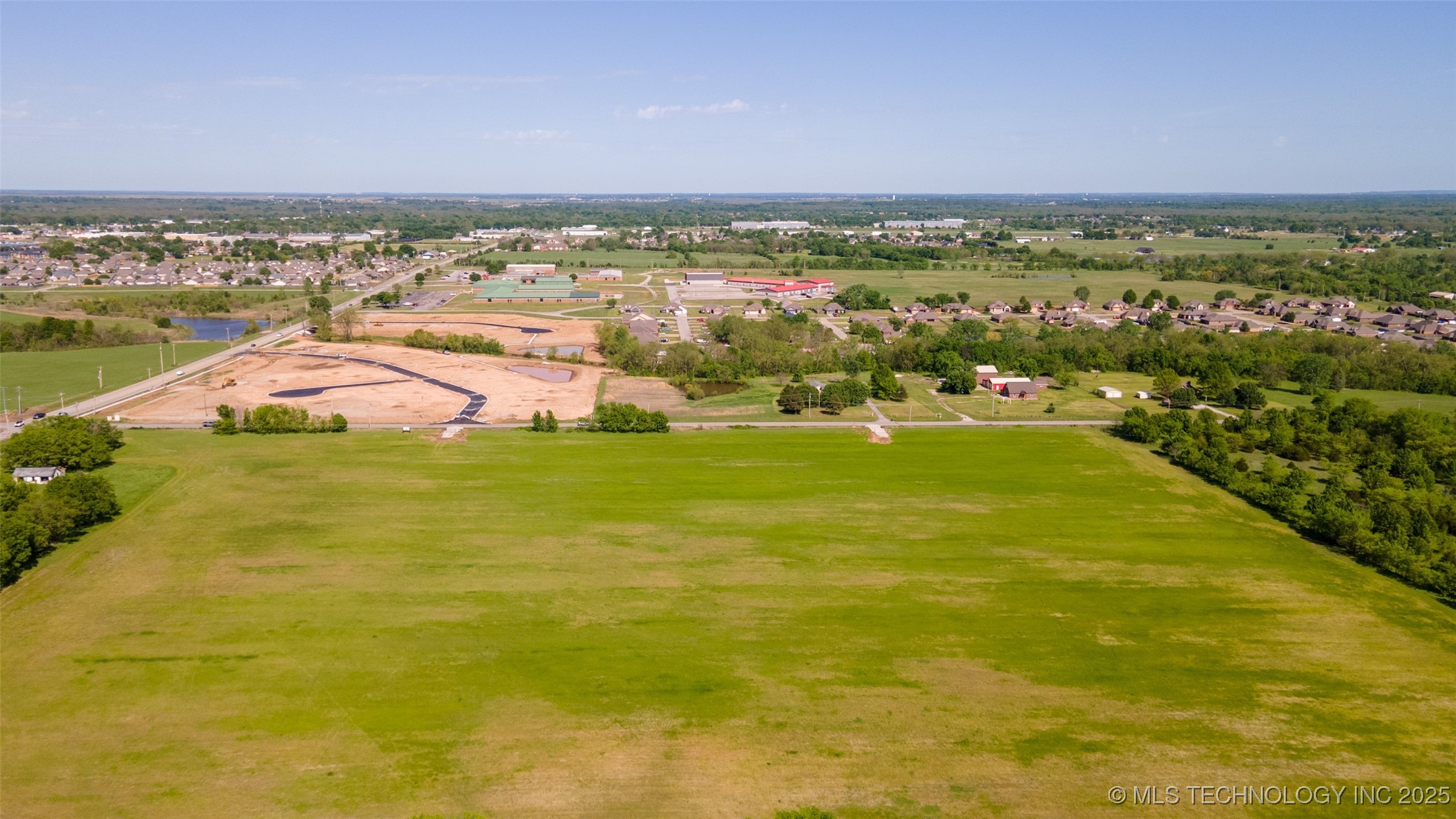 910 Se Lenapah Street Property Photo 13