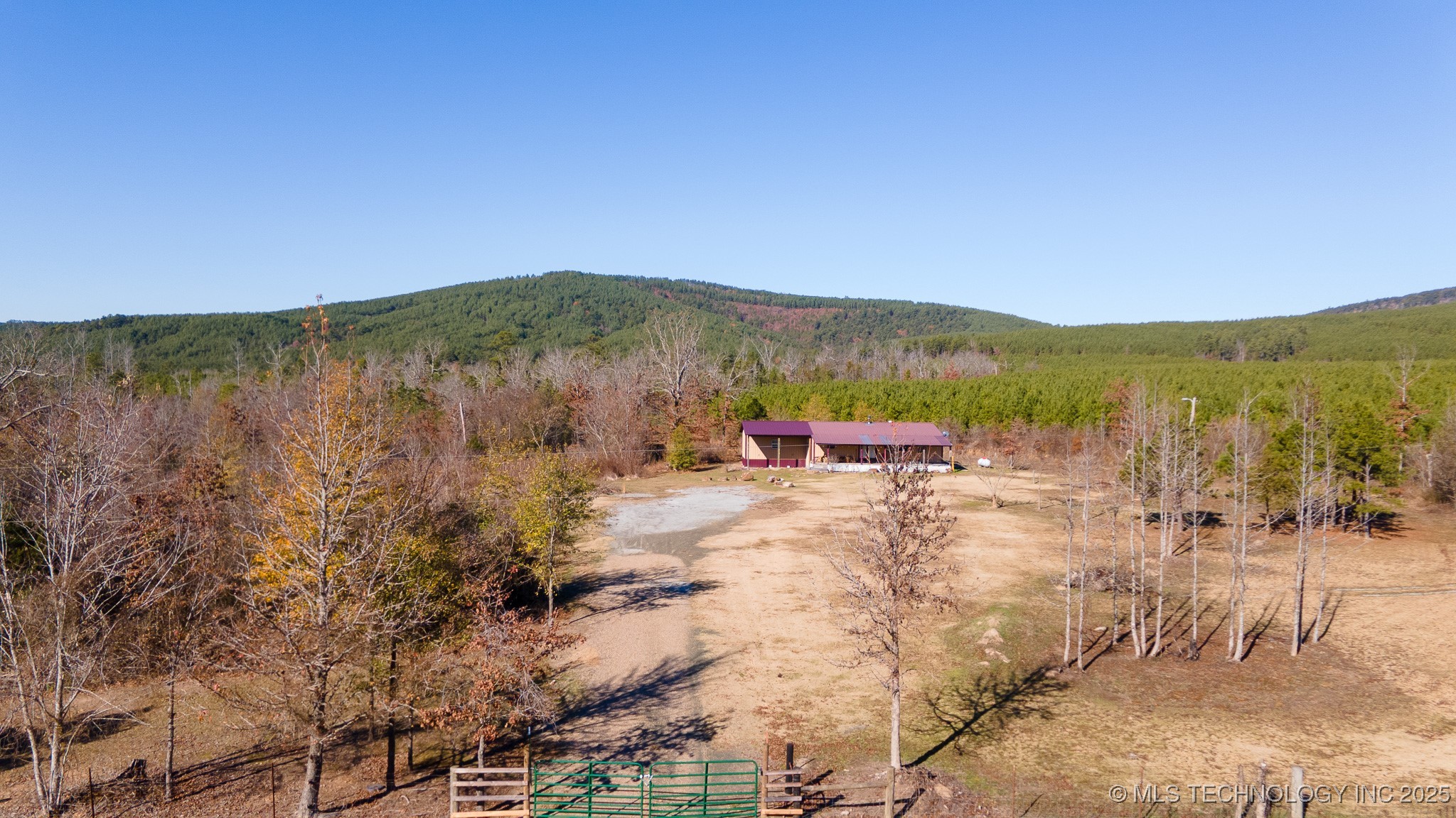 443887 State Hwy 144 Property Photo 2