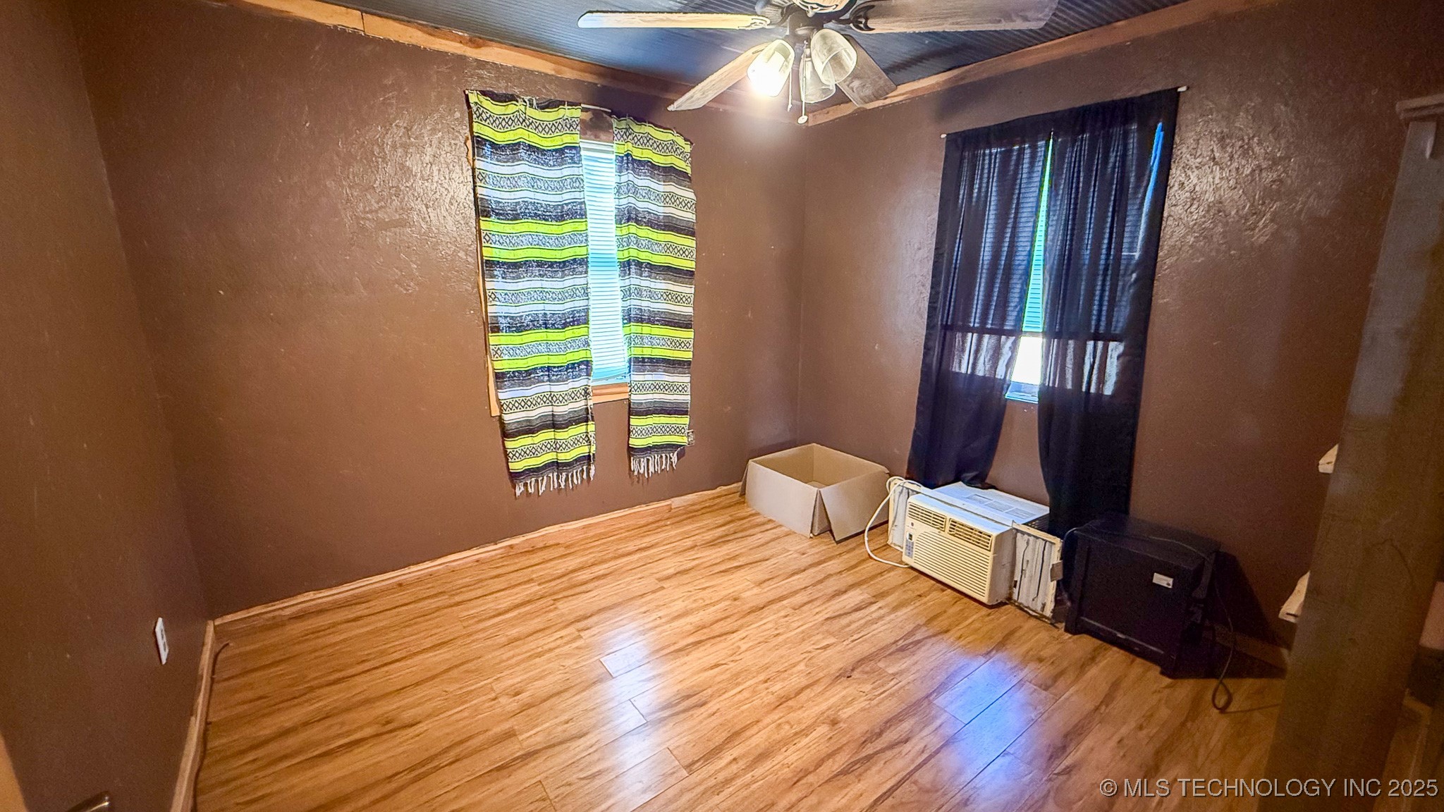 443887 State Hwy 144 Property Photo 32