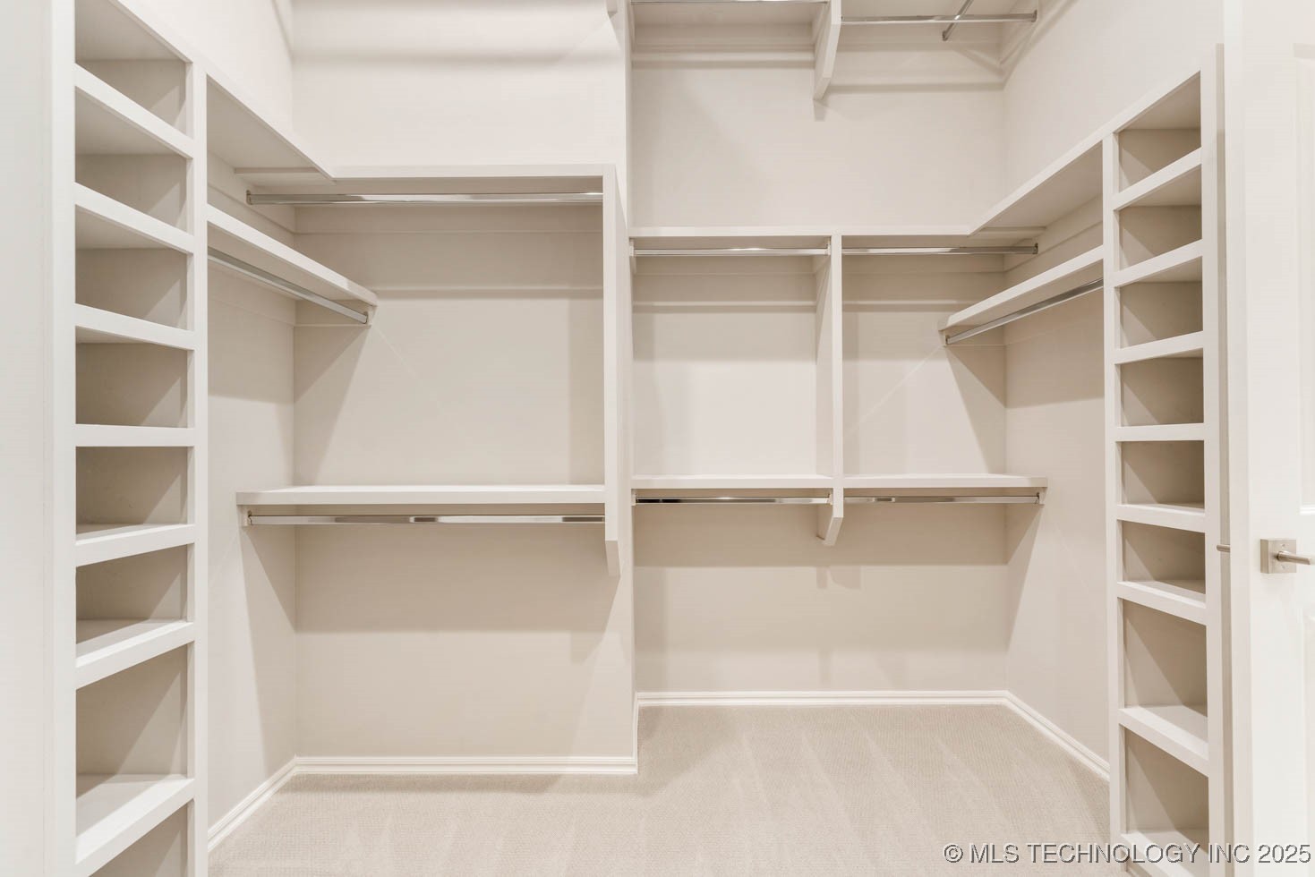 1604 Pinecrest Drive Property Photo 10