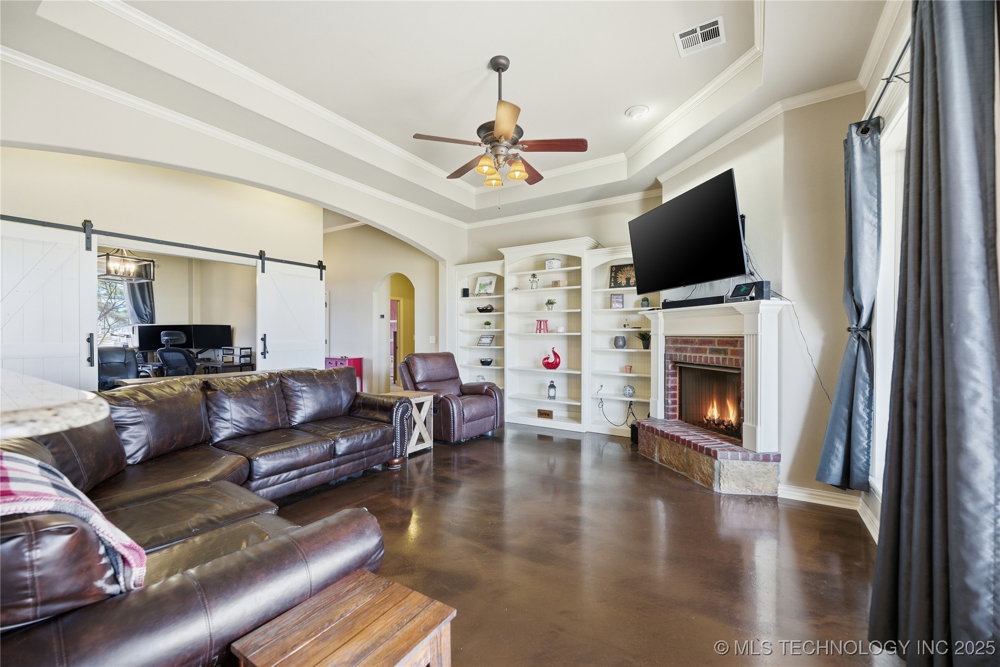 22365 Riverwood Drive Property Photo 4